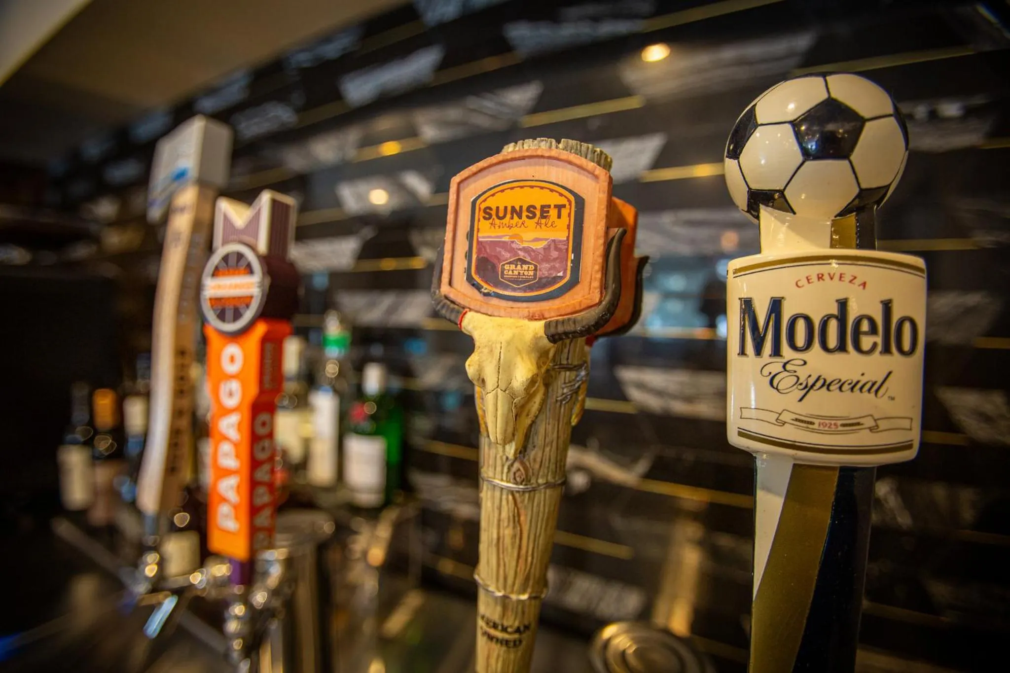 Lounge or bar in voco Flagstaff by IHG