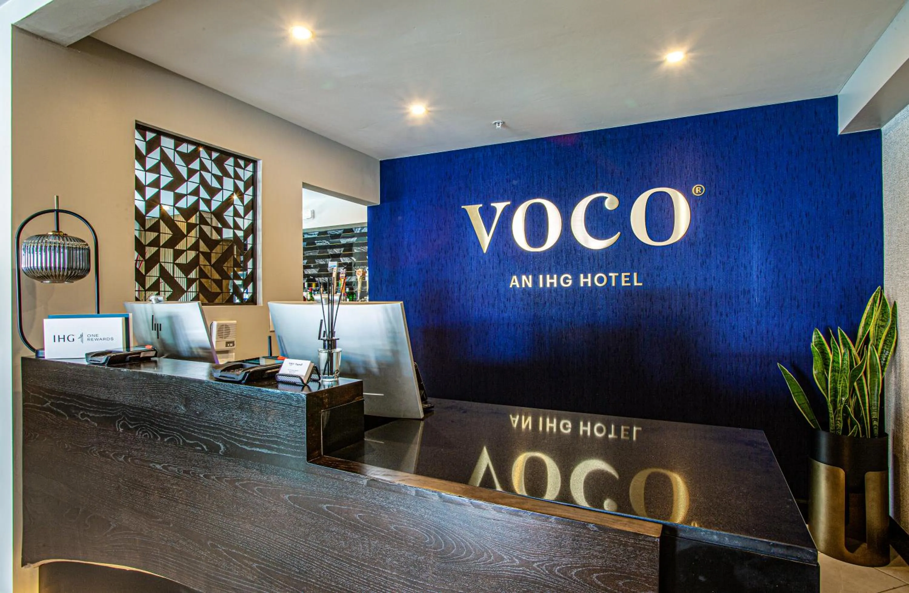 Lobby or reception in voco Flagstaff by IHG
