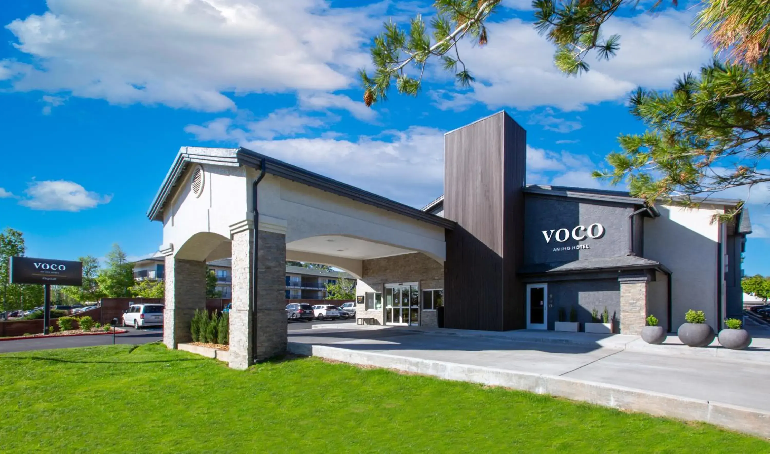 Property building in voco Flagstaff by IHG Property building in voco Flagstaff by IHG