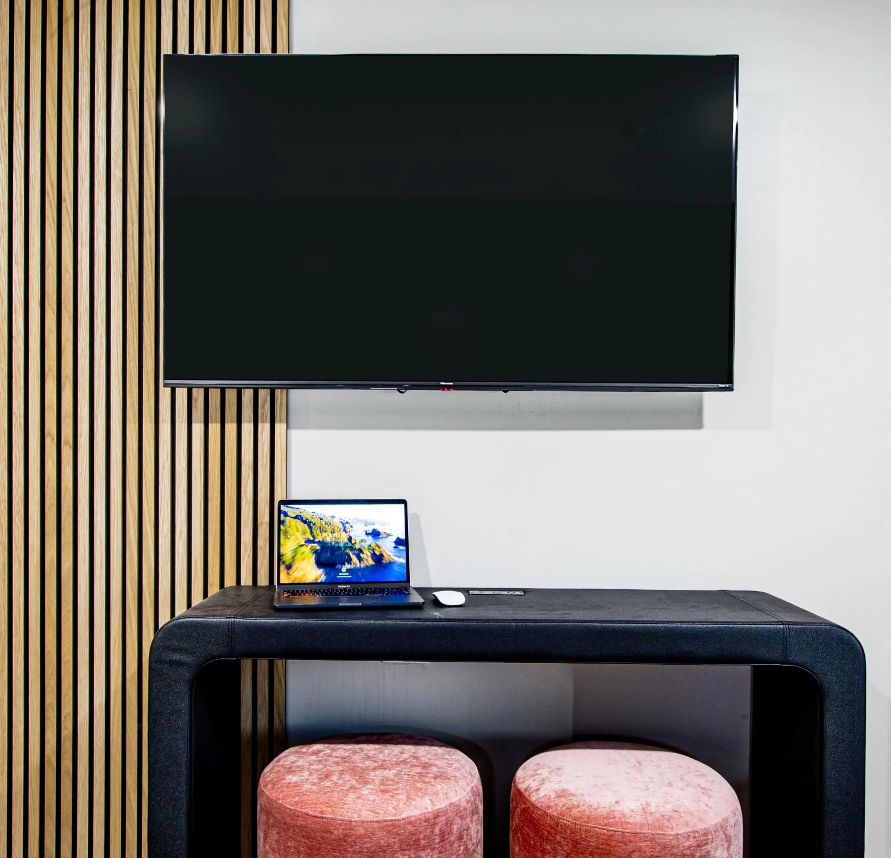 Photo of the whole room in voco Flagstaff by IHG