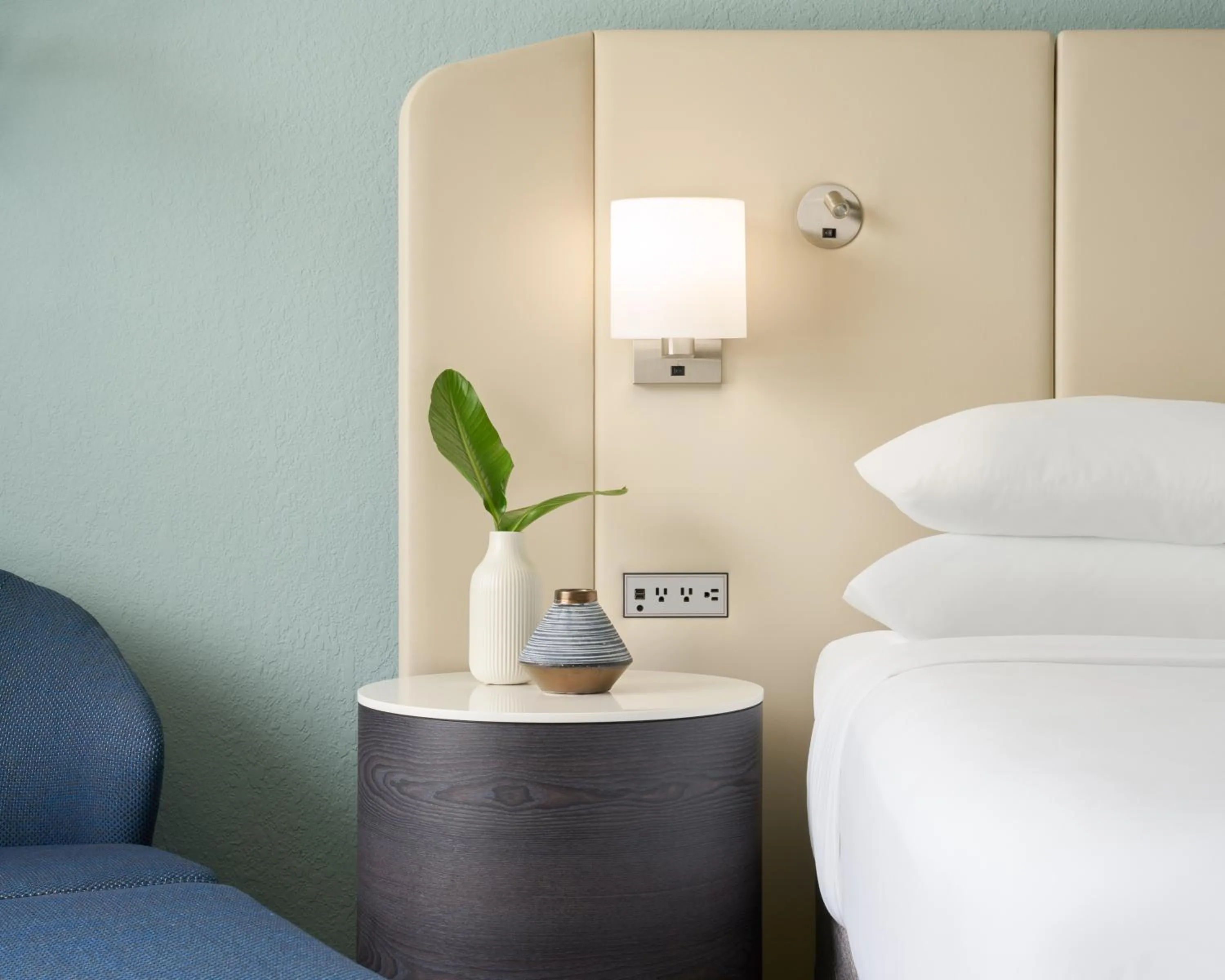 Bedroom, Bed in Delta Hotels by Marriott West Palm Beach