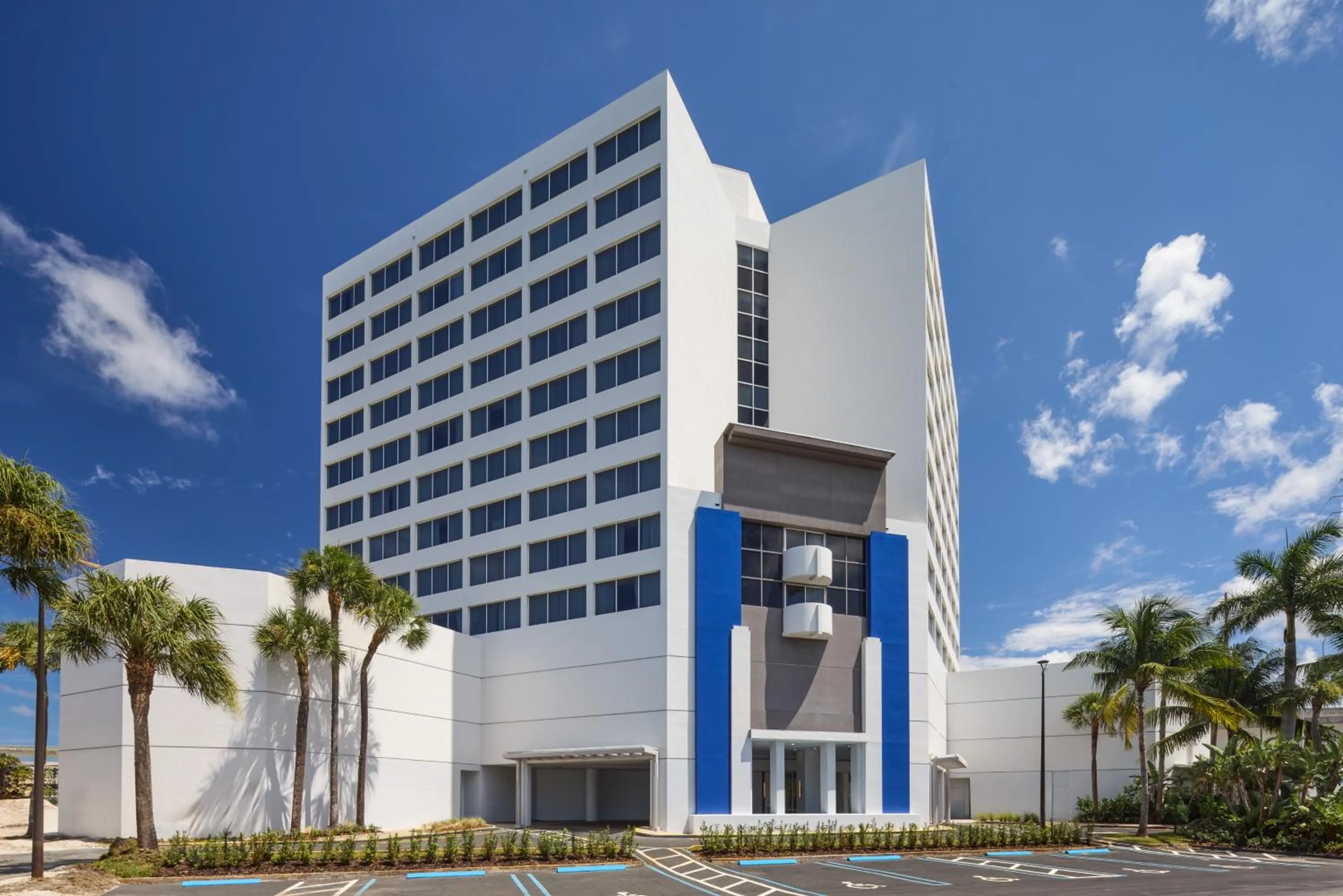 Property building in Holiday Inn Palm Beach-Airport Conf Ctr, an IHG Hotel