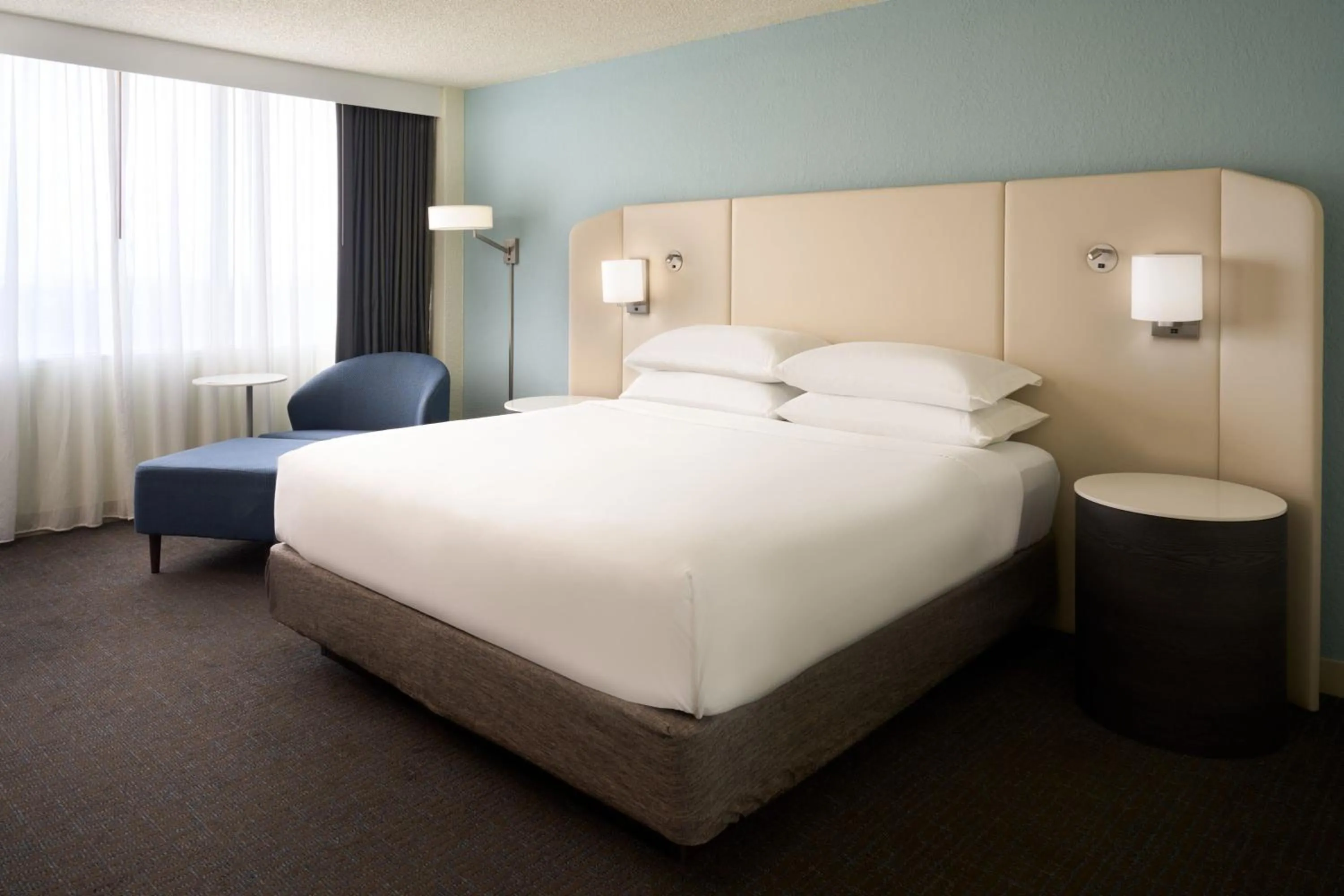 Photo of the whole room, Bed in Holiday Inn Palm Beach-Airport Conf Ctr, an IHG Hotel