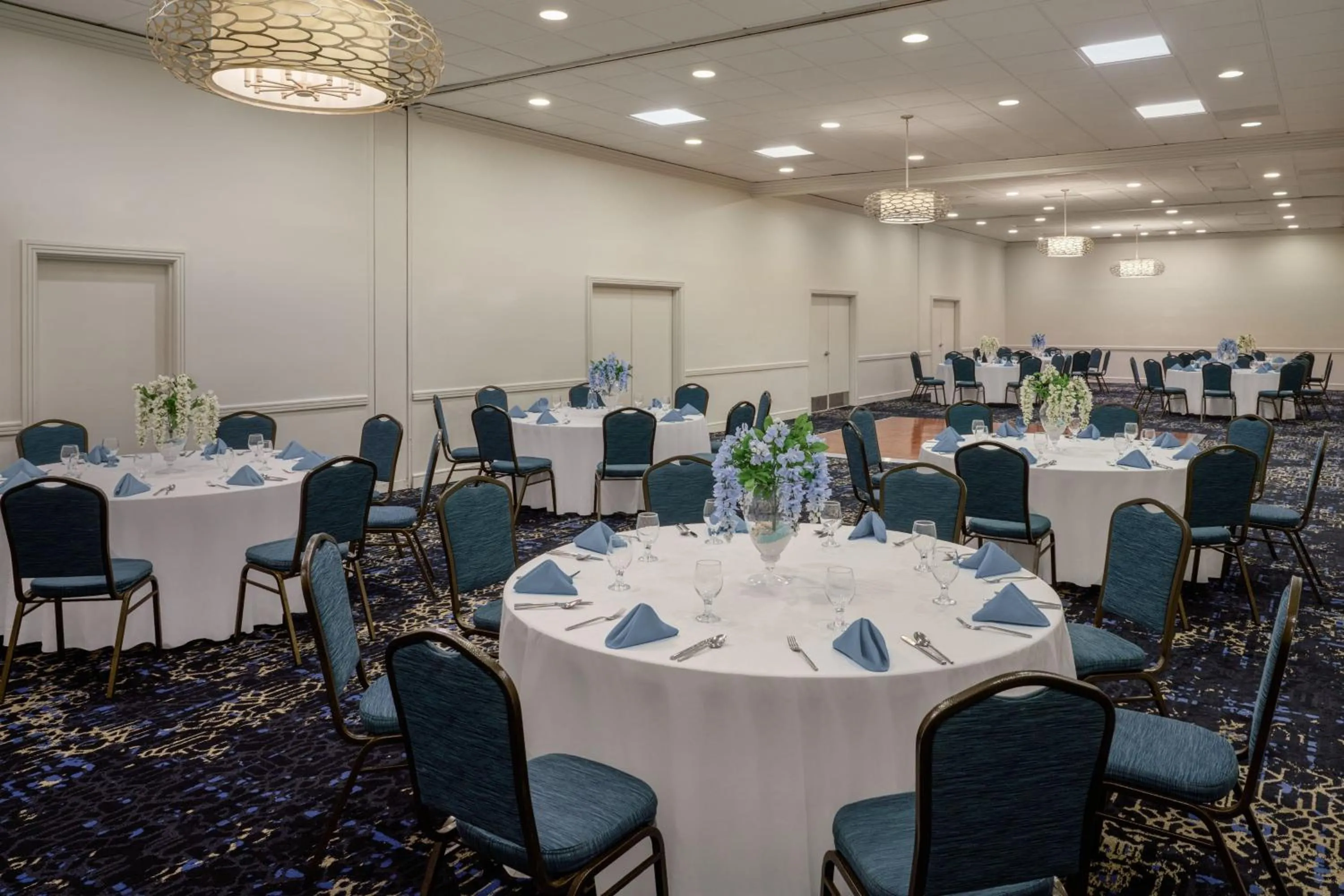 Meeting/conference room in Holiday Inn Palm Beach-Airport Conf Ctr, an IHG Hotel