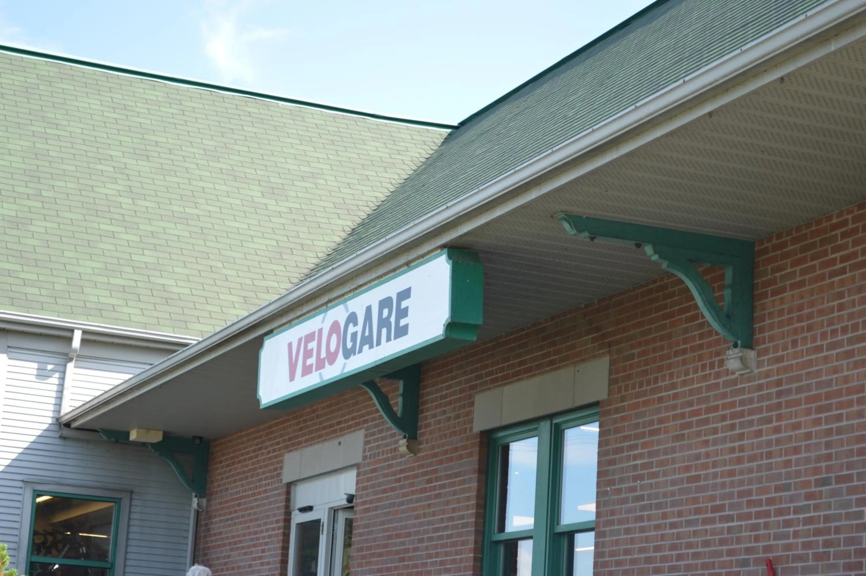 Cycling, Facade/Entrance in La Maison Collins B&B