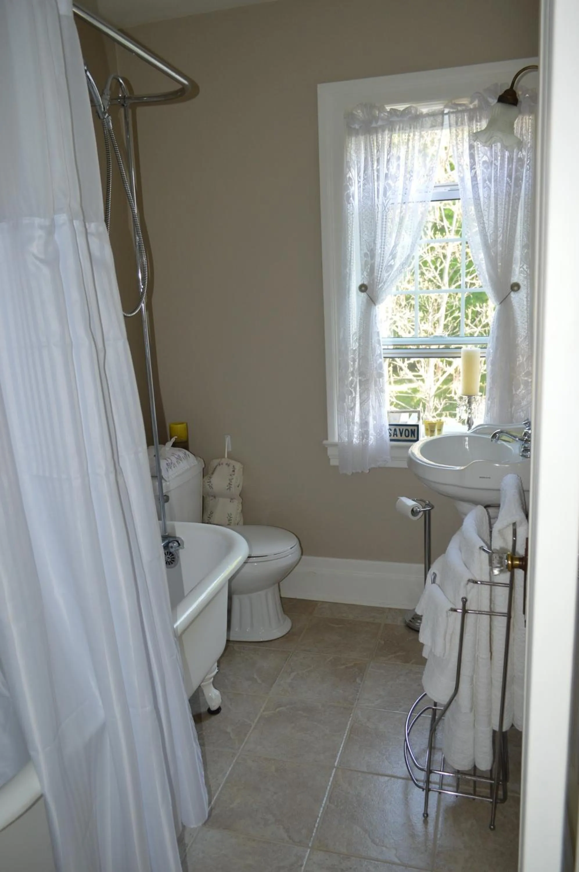 Bathroom in La Maison Collins B&B