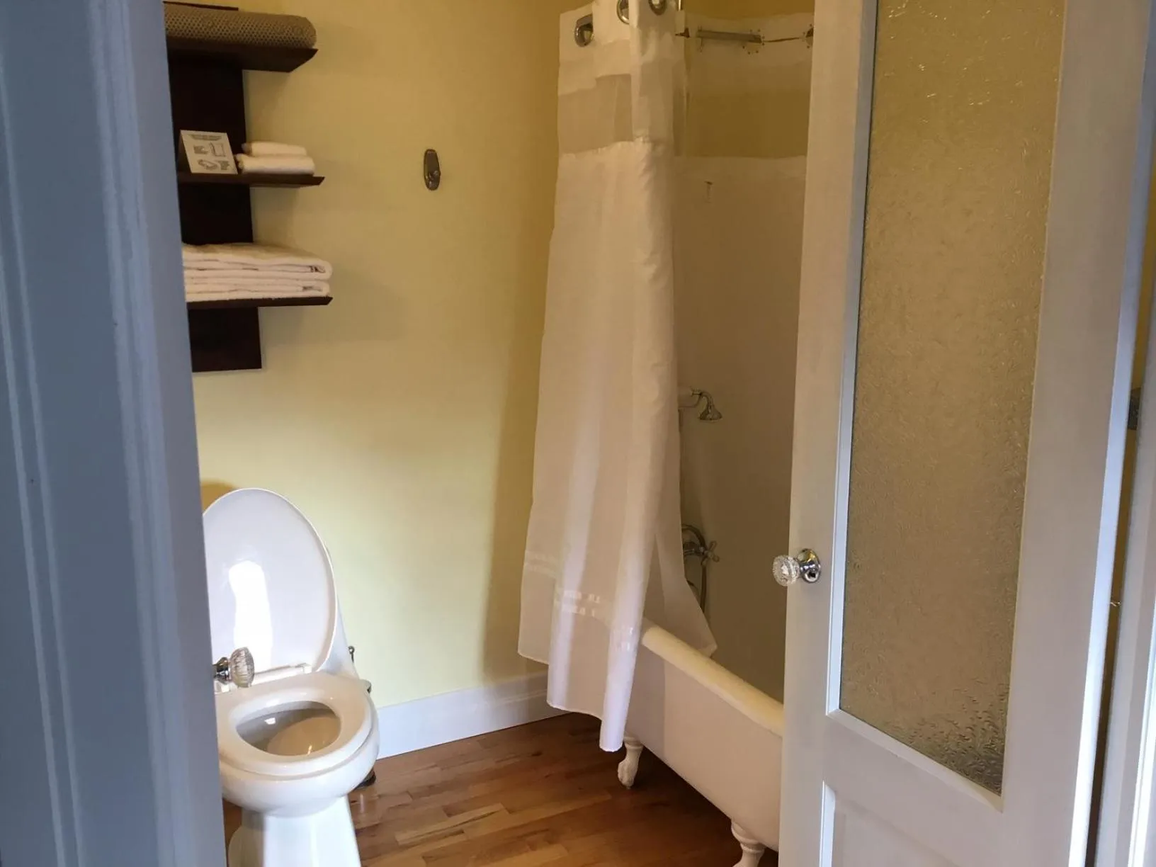 Bathroom in La Maison Collins B&B