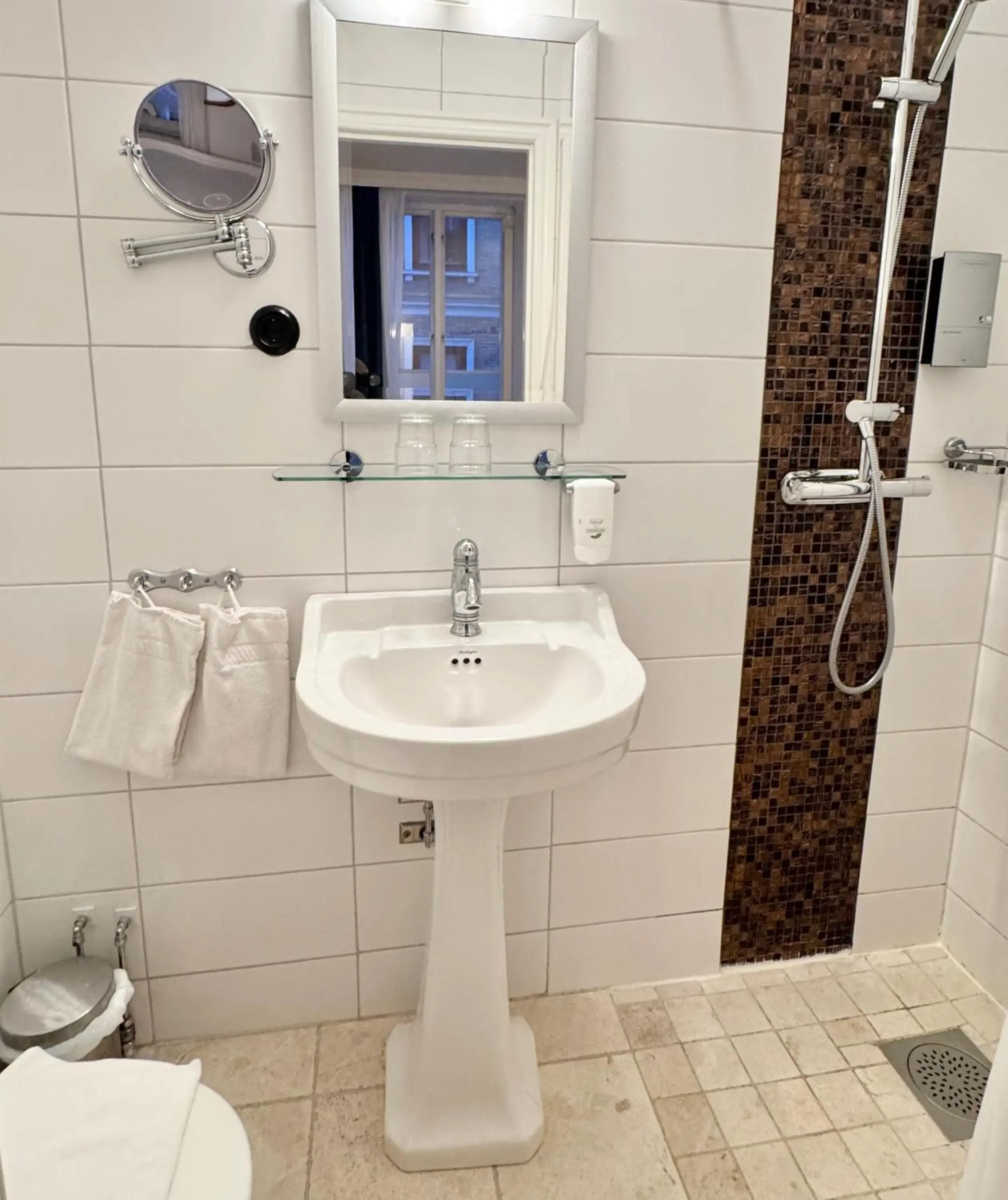 Bathroom in Hotel Concordia Bathroom in Hotel Concordia