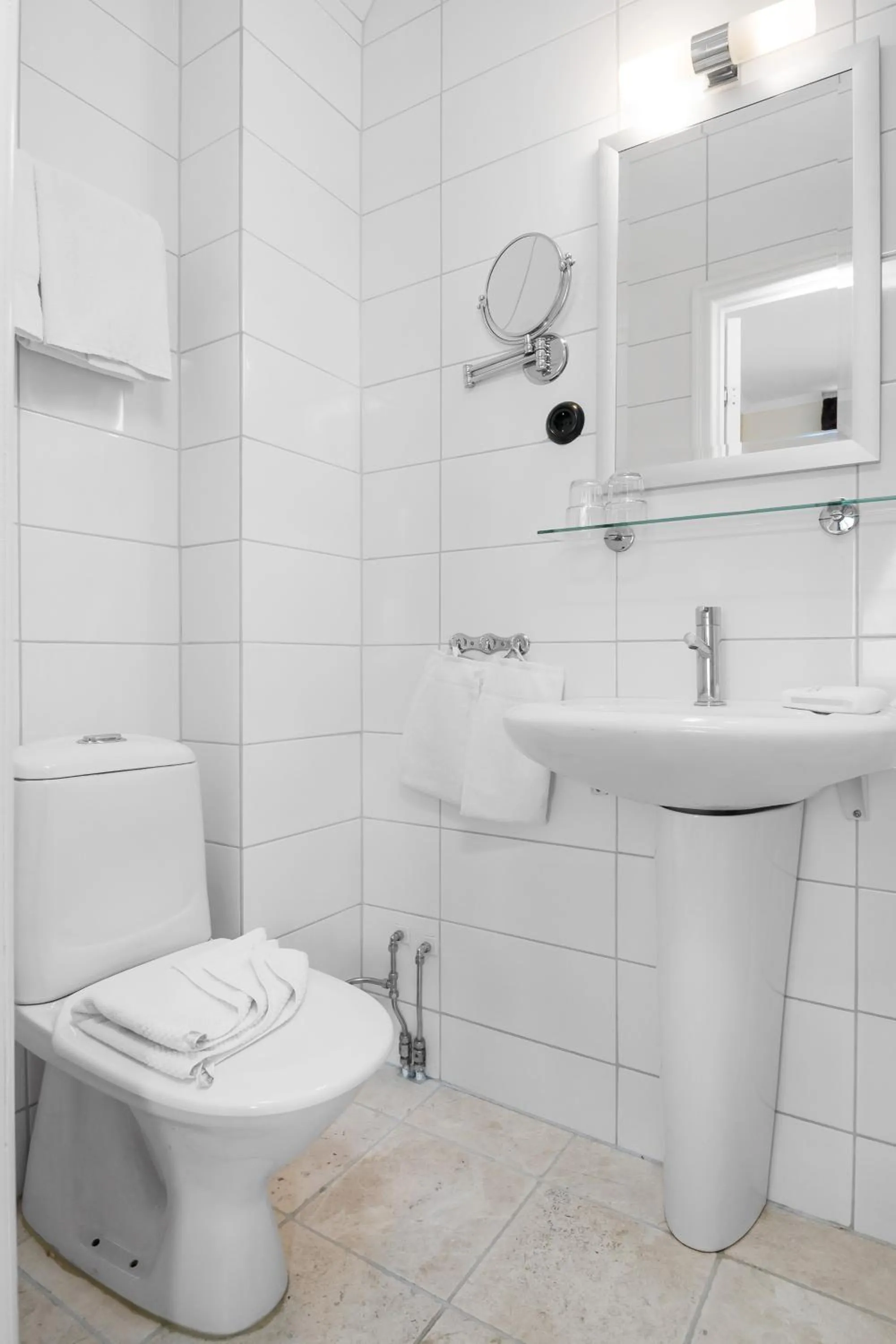 Toilet in Hotel Concordia