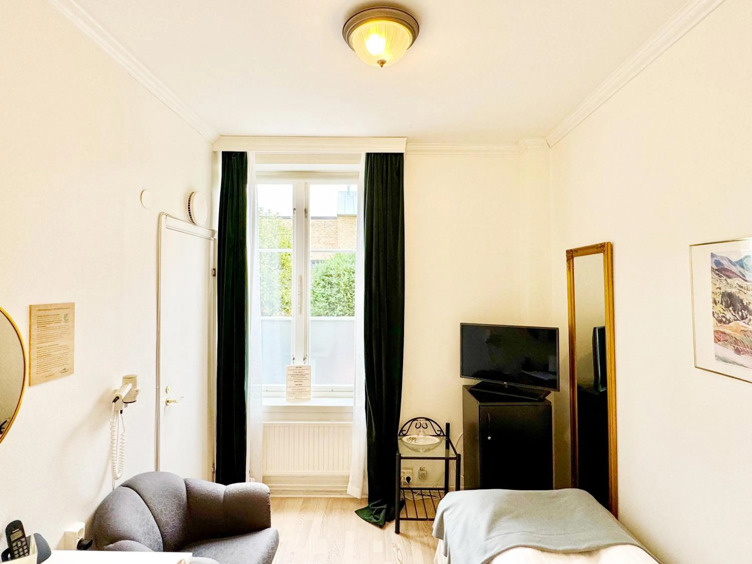 Photo of the whole room, Bed in Hotel Concordia