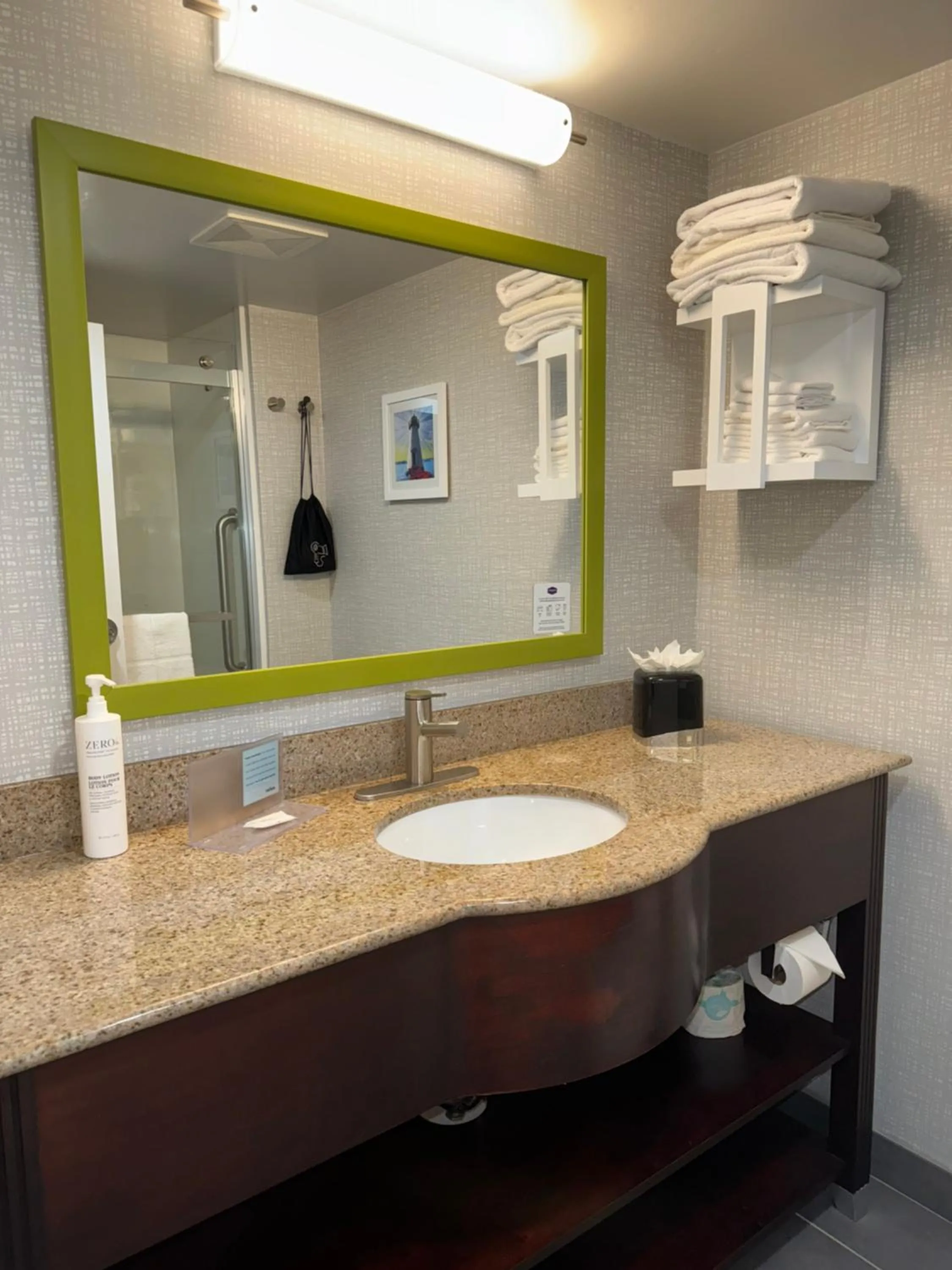 Bathroom in Hampton Inn New Bedford/Fairhaven
