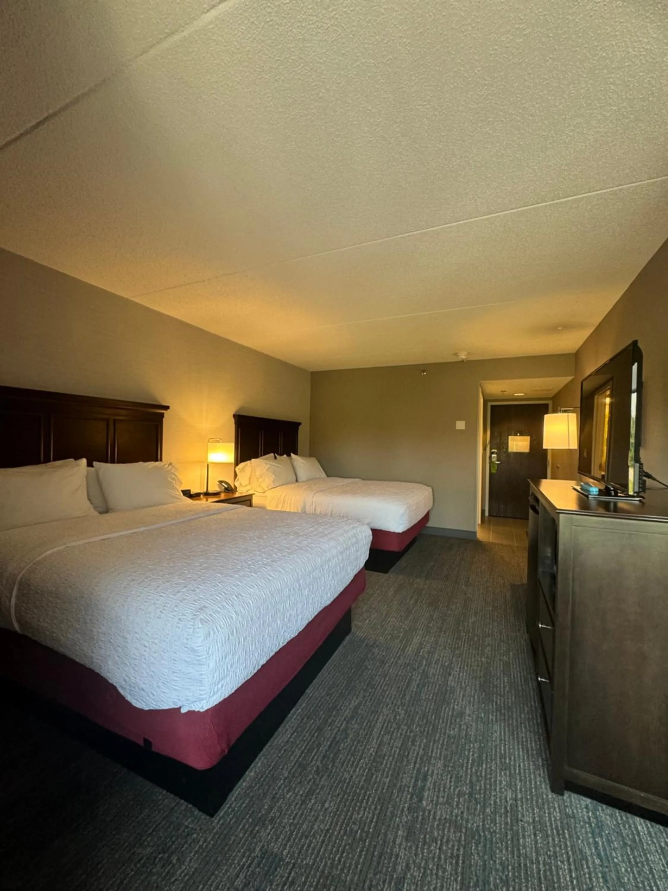 Bed in Hampton Inn New Bedford/Fairhaven