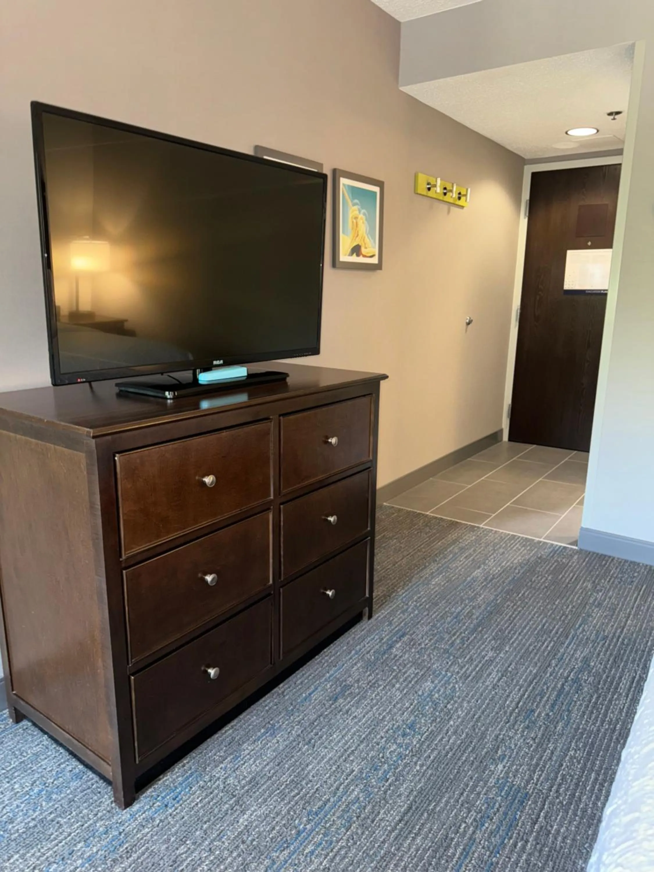 TV and multimedia in Hampton Inn New Bedford/Fairhaven