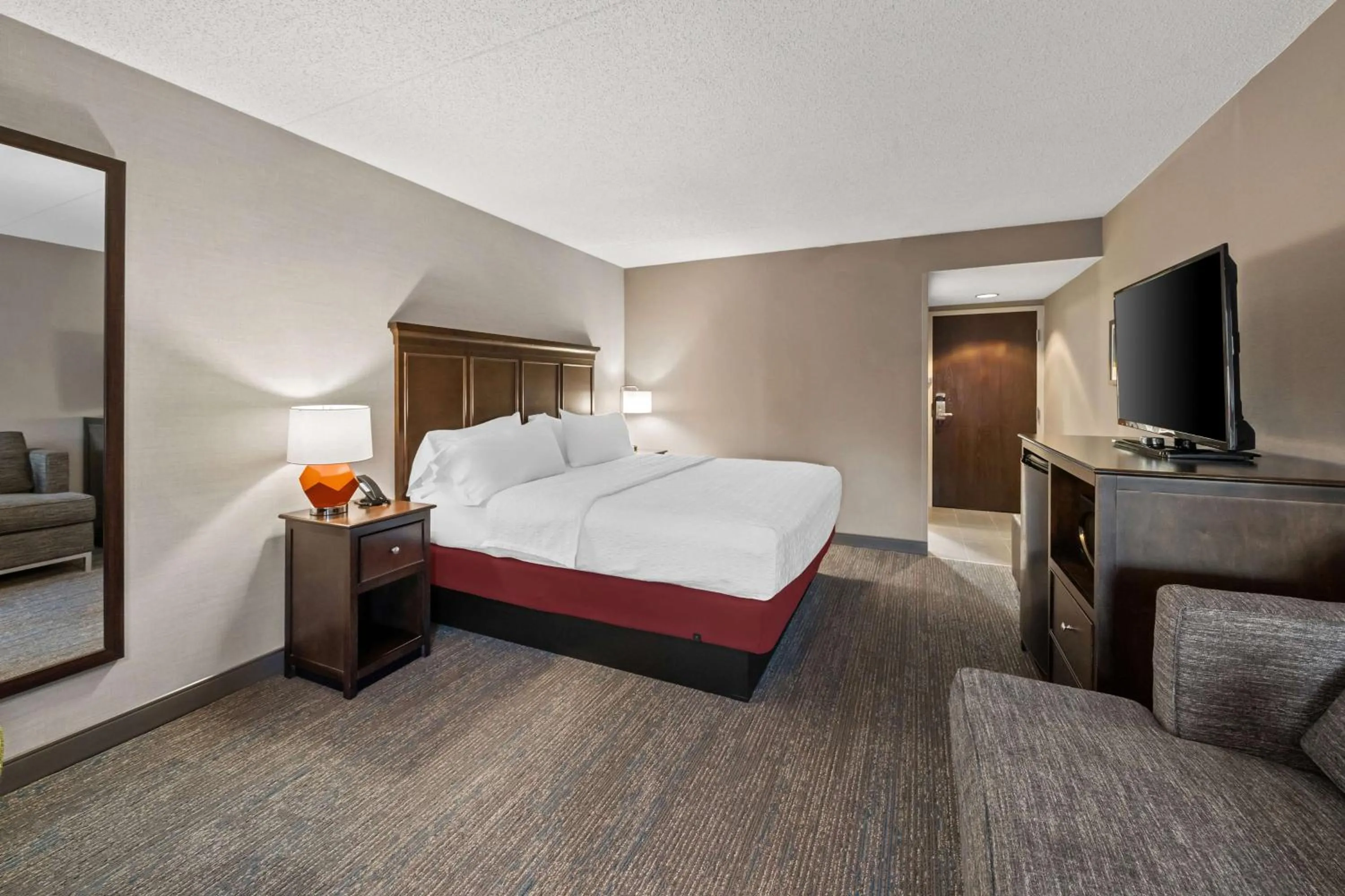 Bed in Hampton Inn New Bedford/Fairhaven