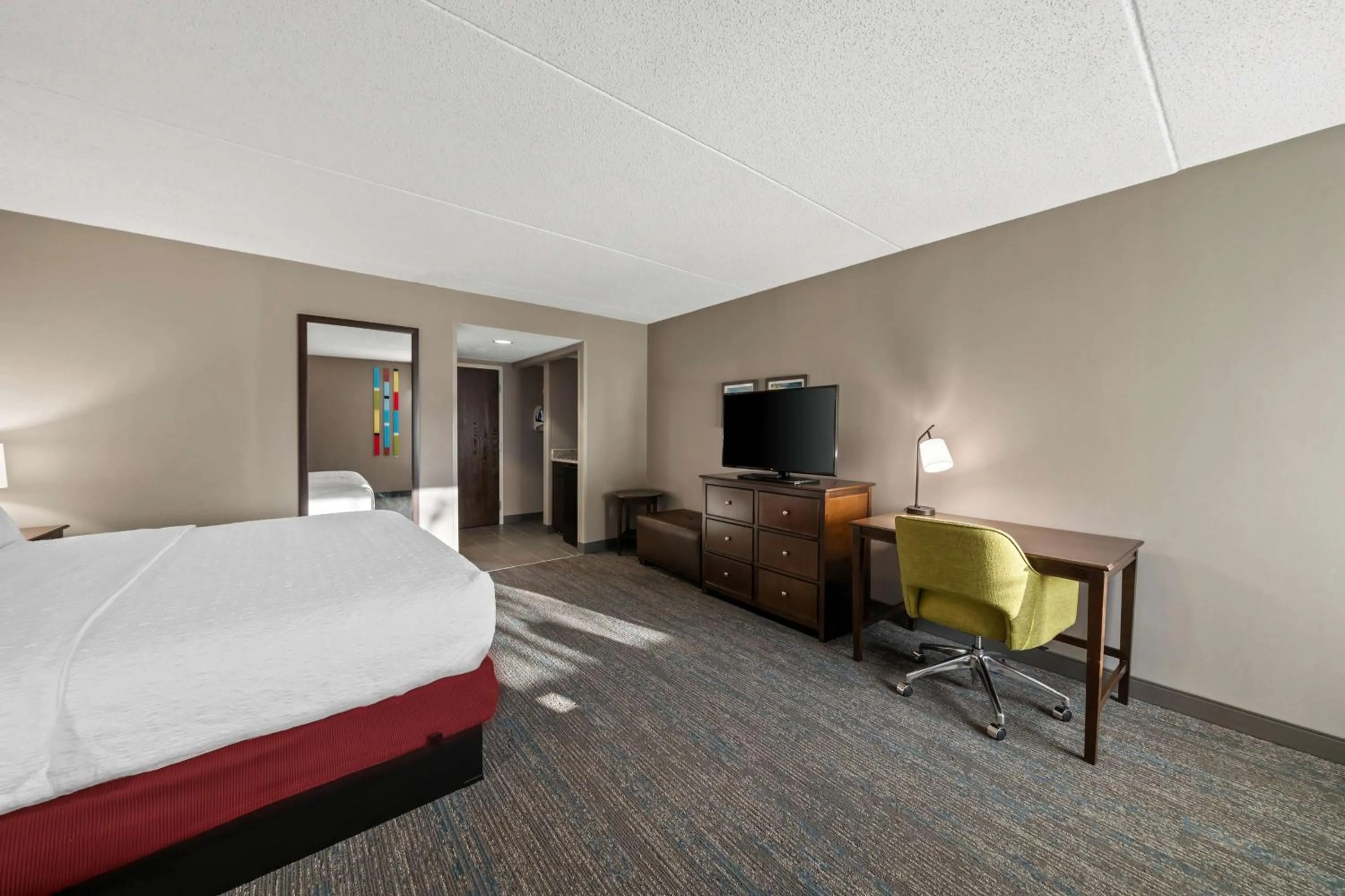 Bedroom, Bed in Hampton Inn New Bedford/Fairhaven