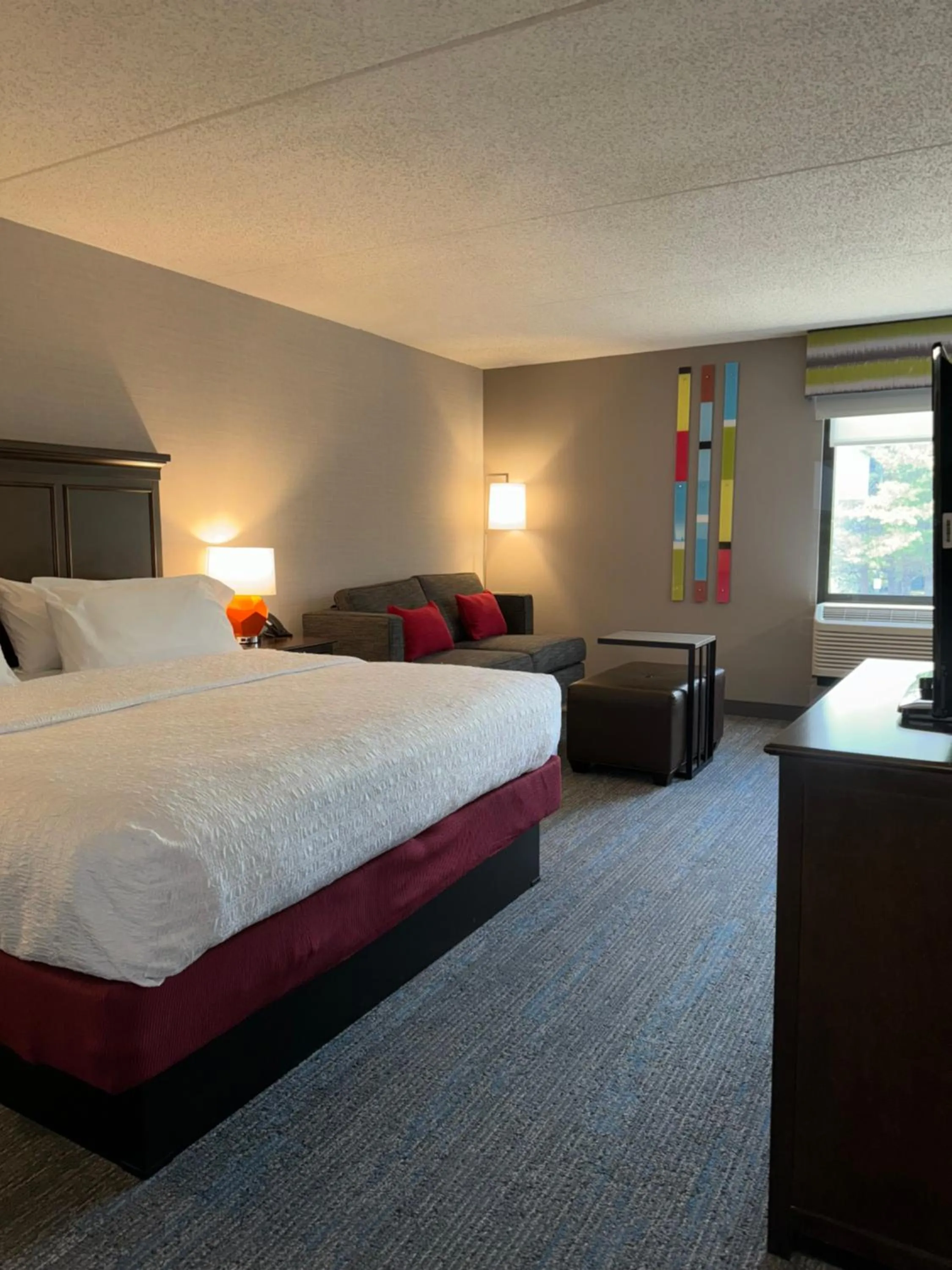 Bed in Hampton Inn New Bedford/Fairhaven