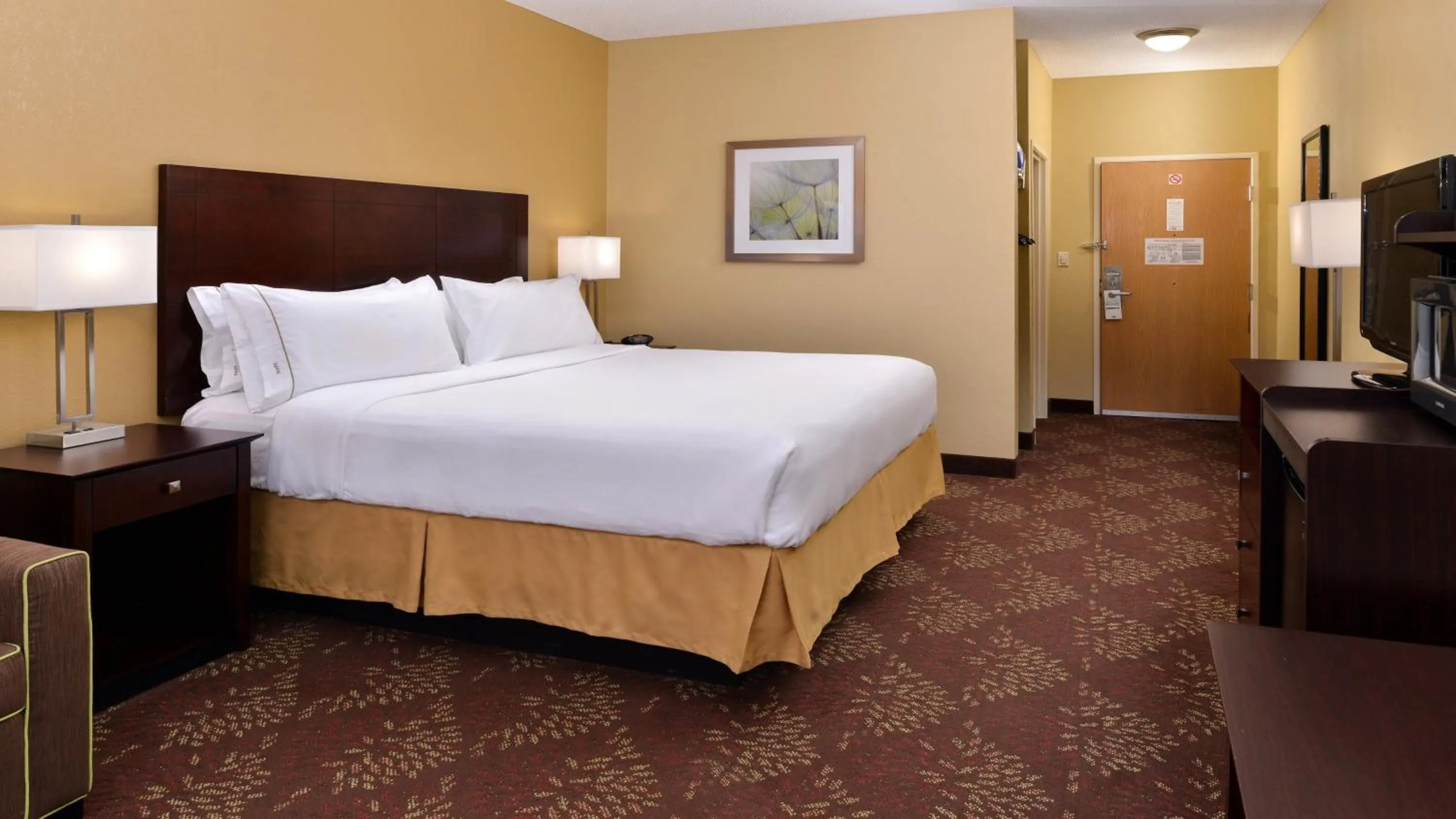 Photo of the whole room in Holiday Inn Express Hotel & Suites Cincinnati-North/Sharonville