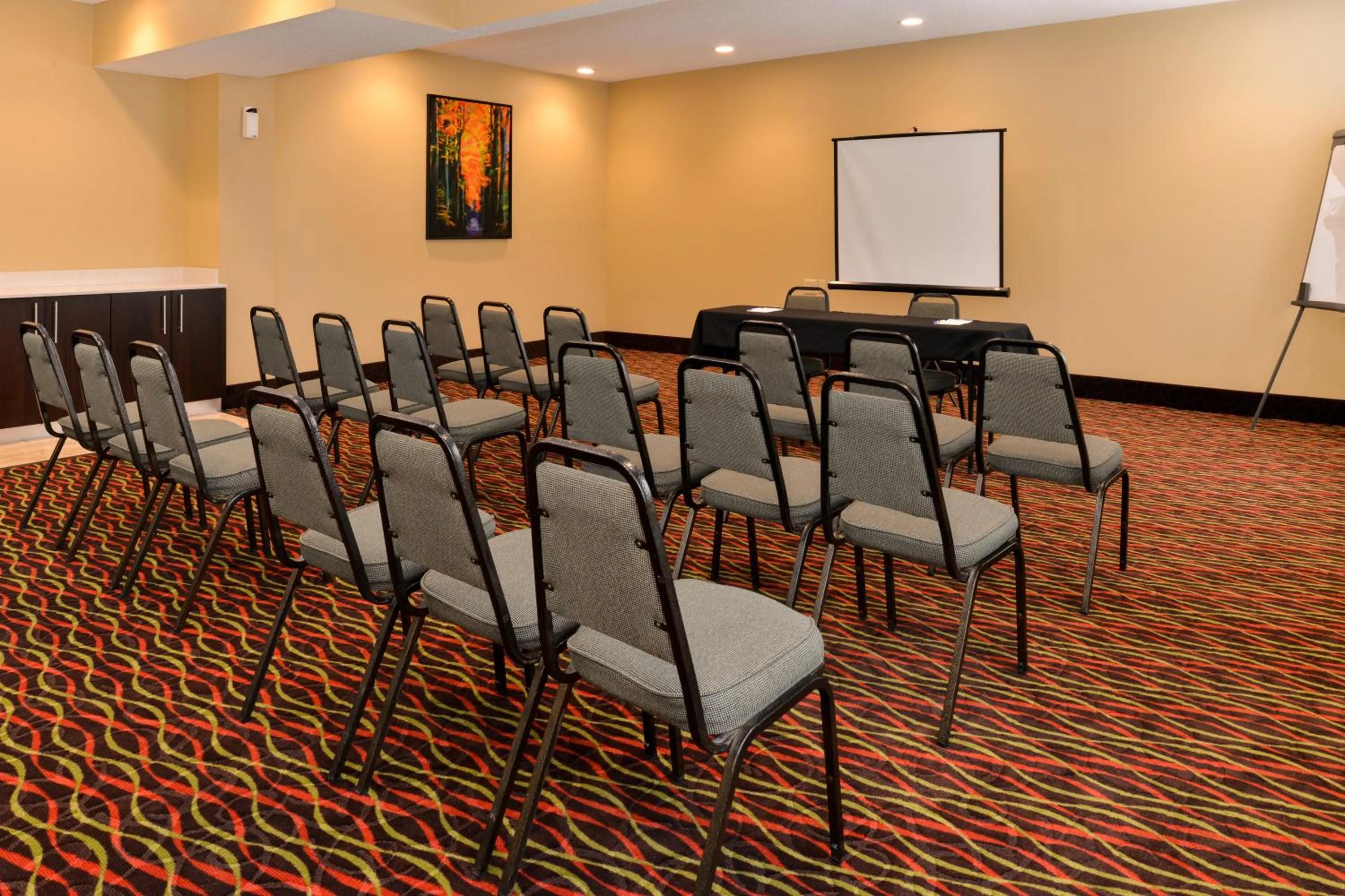 Meeting/conference room in Holiday Inn Express Hotel & Suites Cincinnati-North/Sharonville