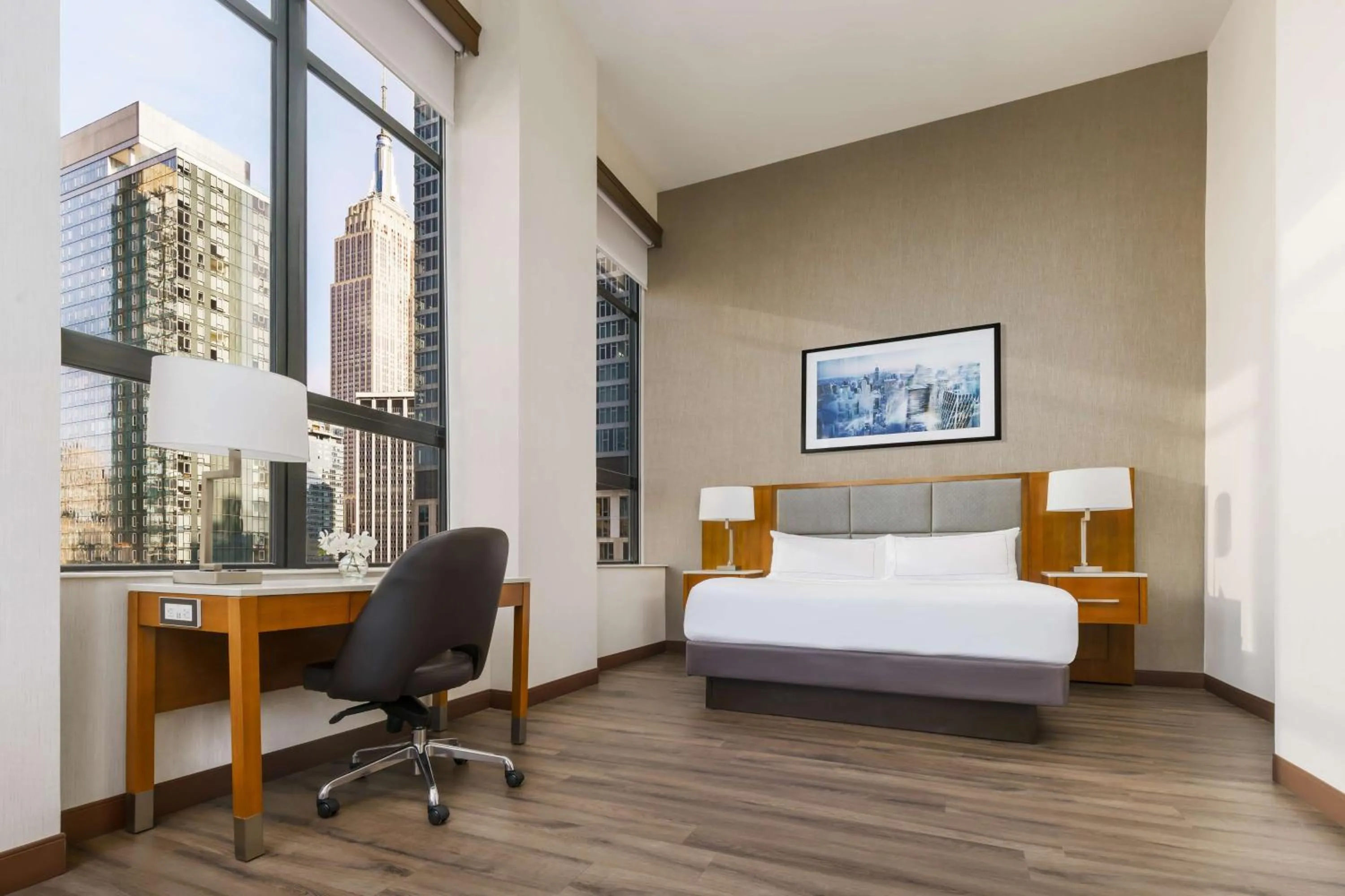 Bedroom, Bed in DoubleTree by Hilton Hotel New York City - Chelsea