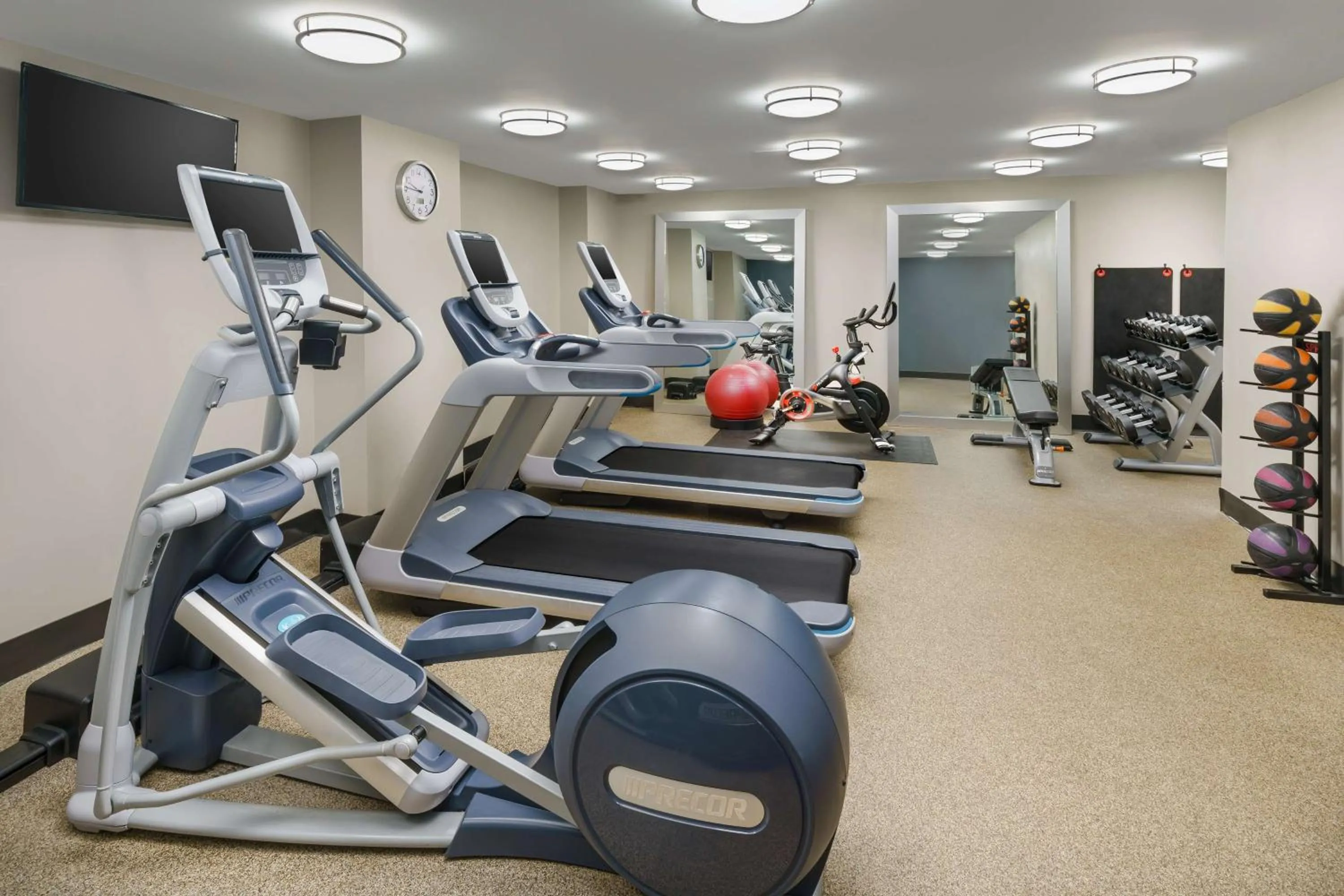 Fitness centre/facilities in DoubleTree by Hilton Hotel New York City - Chelsea