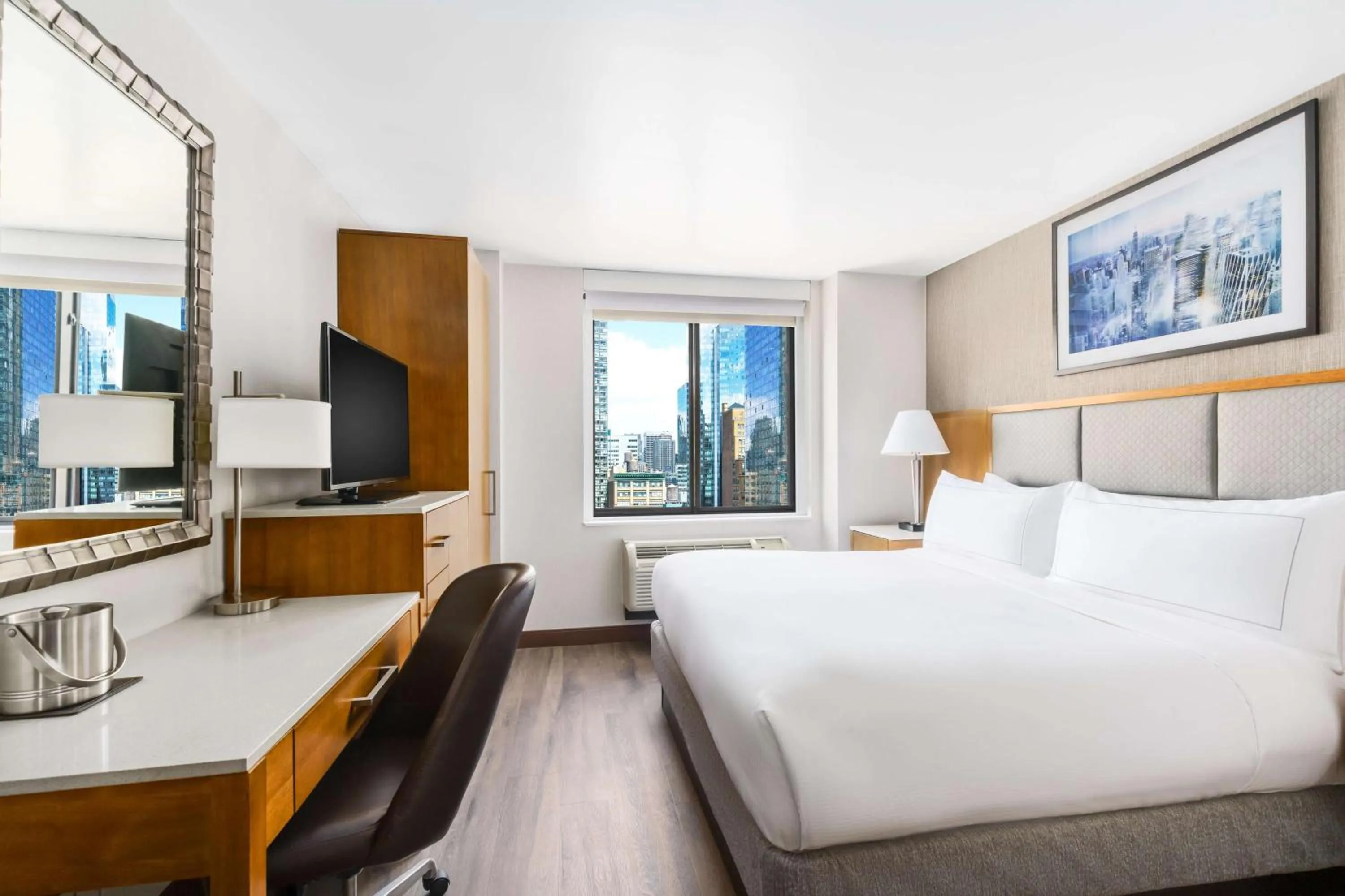 Bedroom, Bed in DoubleTree by Hilton Hotel New York City - Chelsea