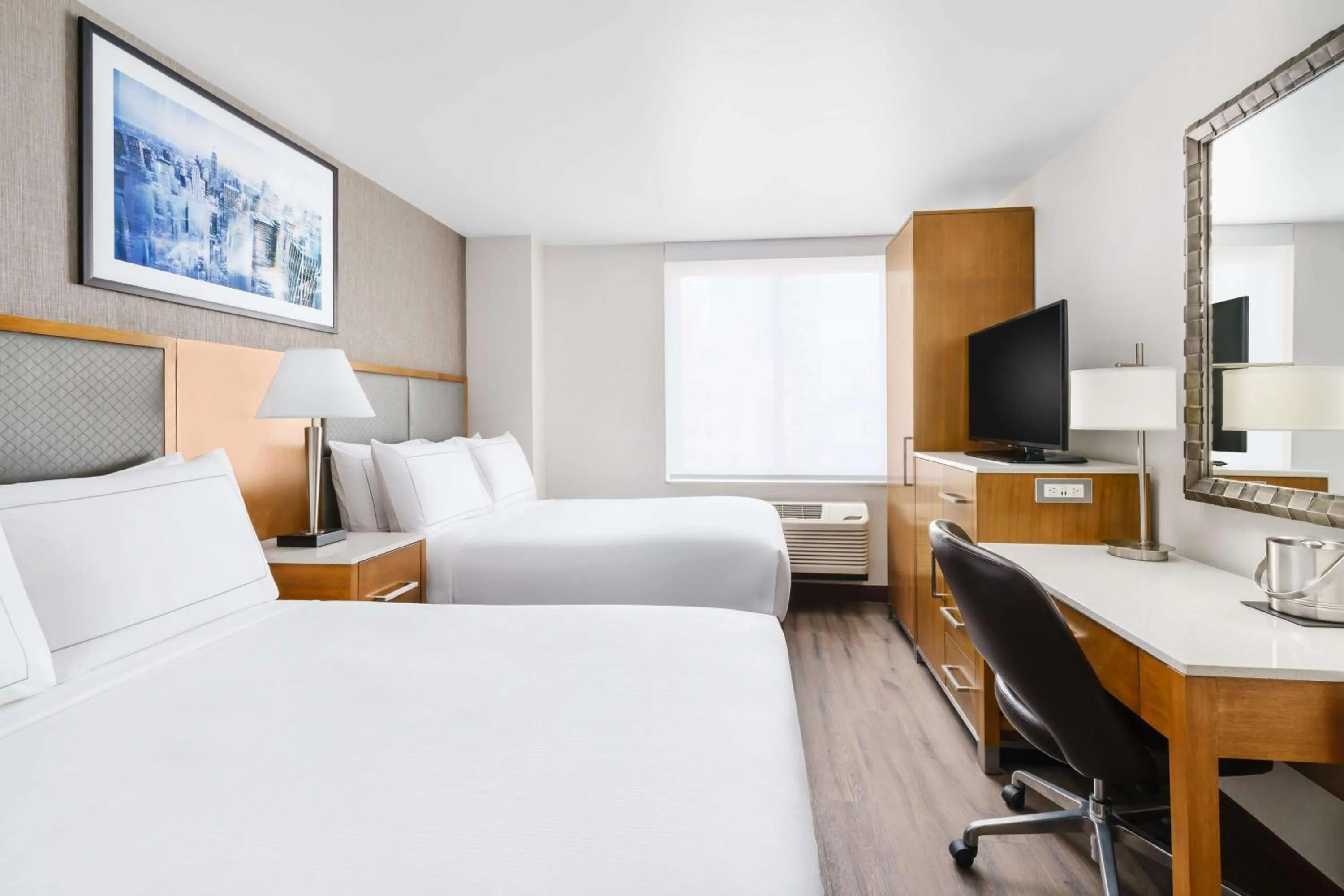 Bedroom, Bed in DoubleTree by Hilton Hotel New York City - Chelsea