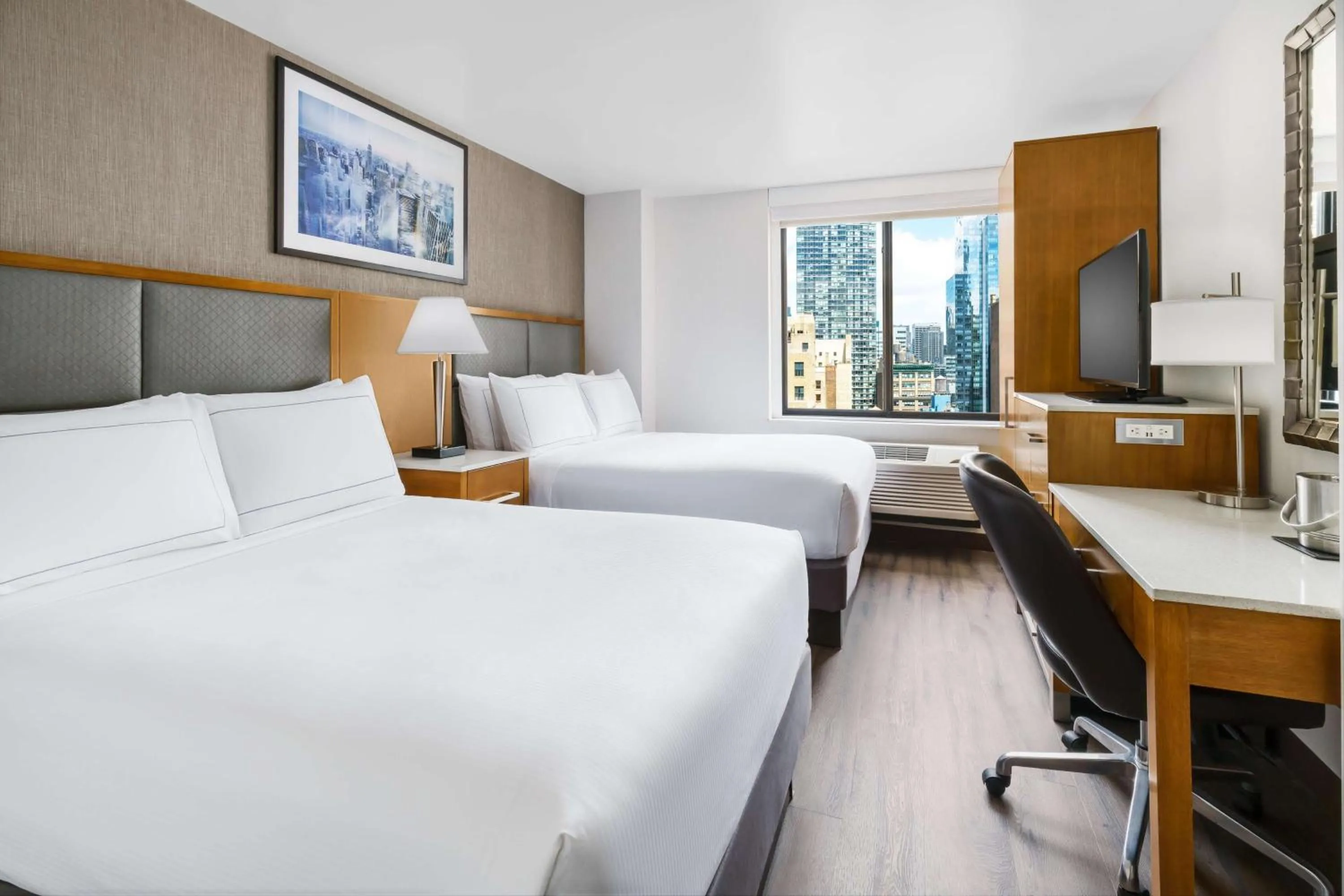 Bedroom, Bed in DoubleTree by Hilton Hotel New York City - Chelsea