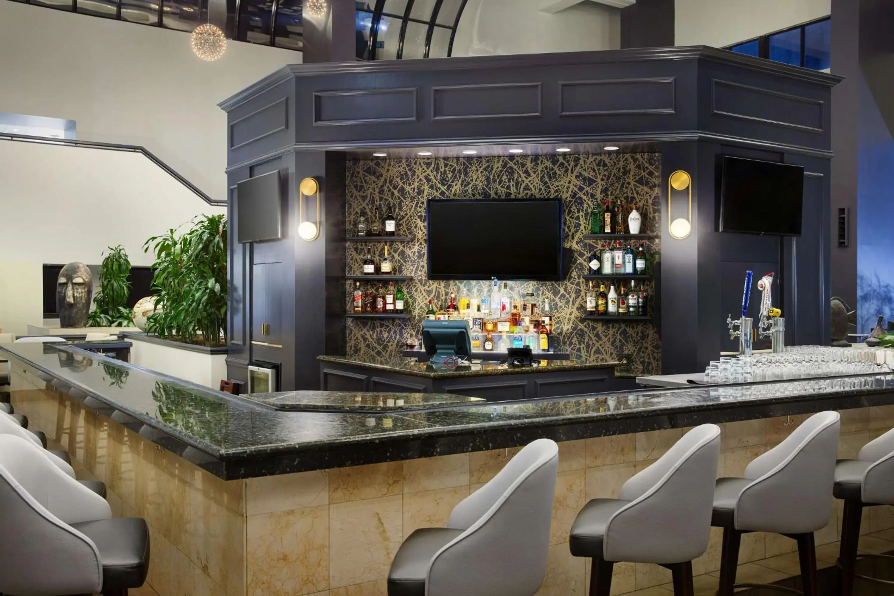 Lounge or bar in Embassy Suites by Hilton West Palm Beach Central Lounge or bar in Embassy Suites by Hilton West Palm Beach Central