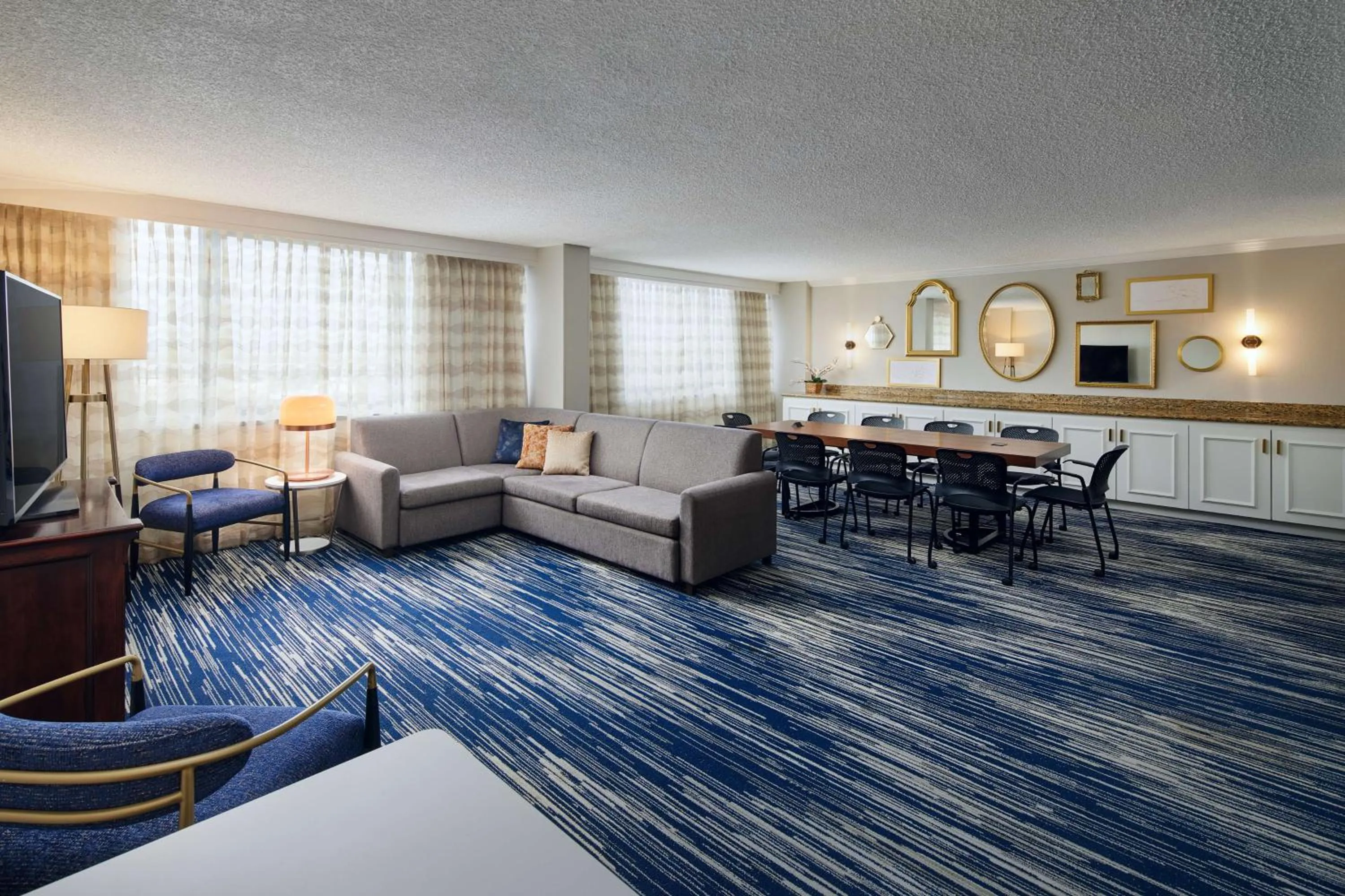 Living room in Embassy Suites by Hilton West Palm Beach Central