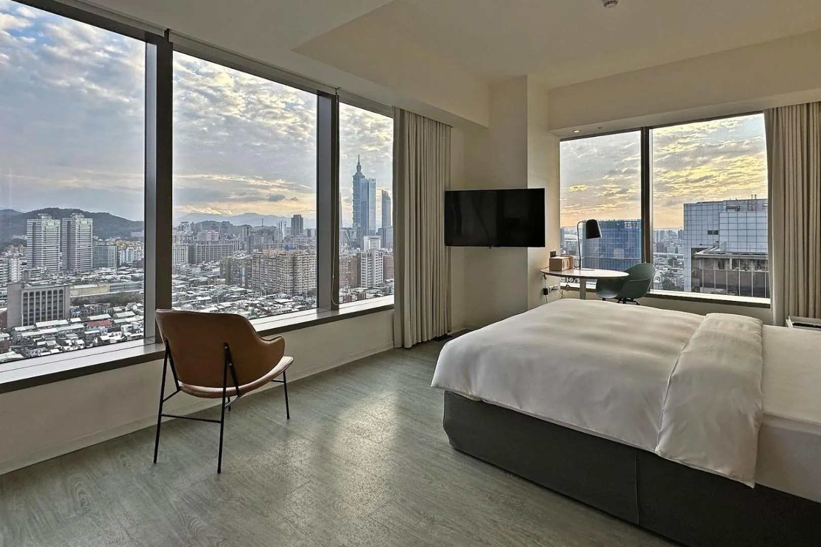City view, Bed in amba Taipei Songshan