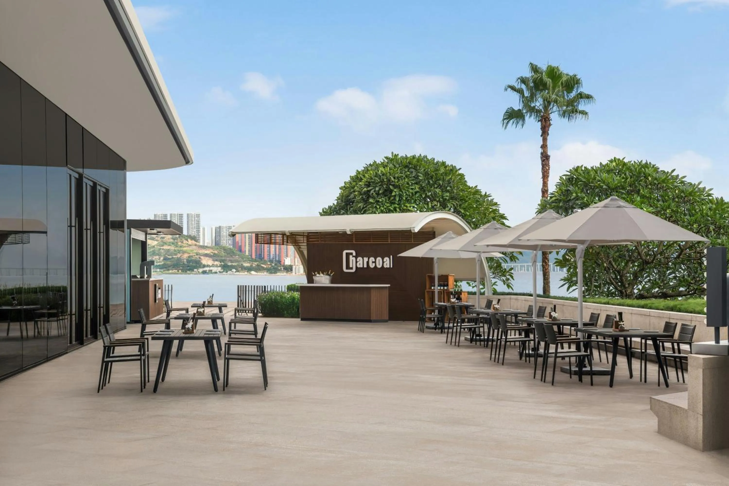 Restaurant/places to eat in Le Meridien Xiaojing Bay