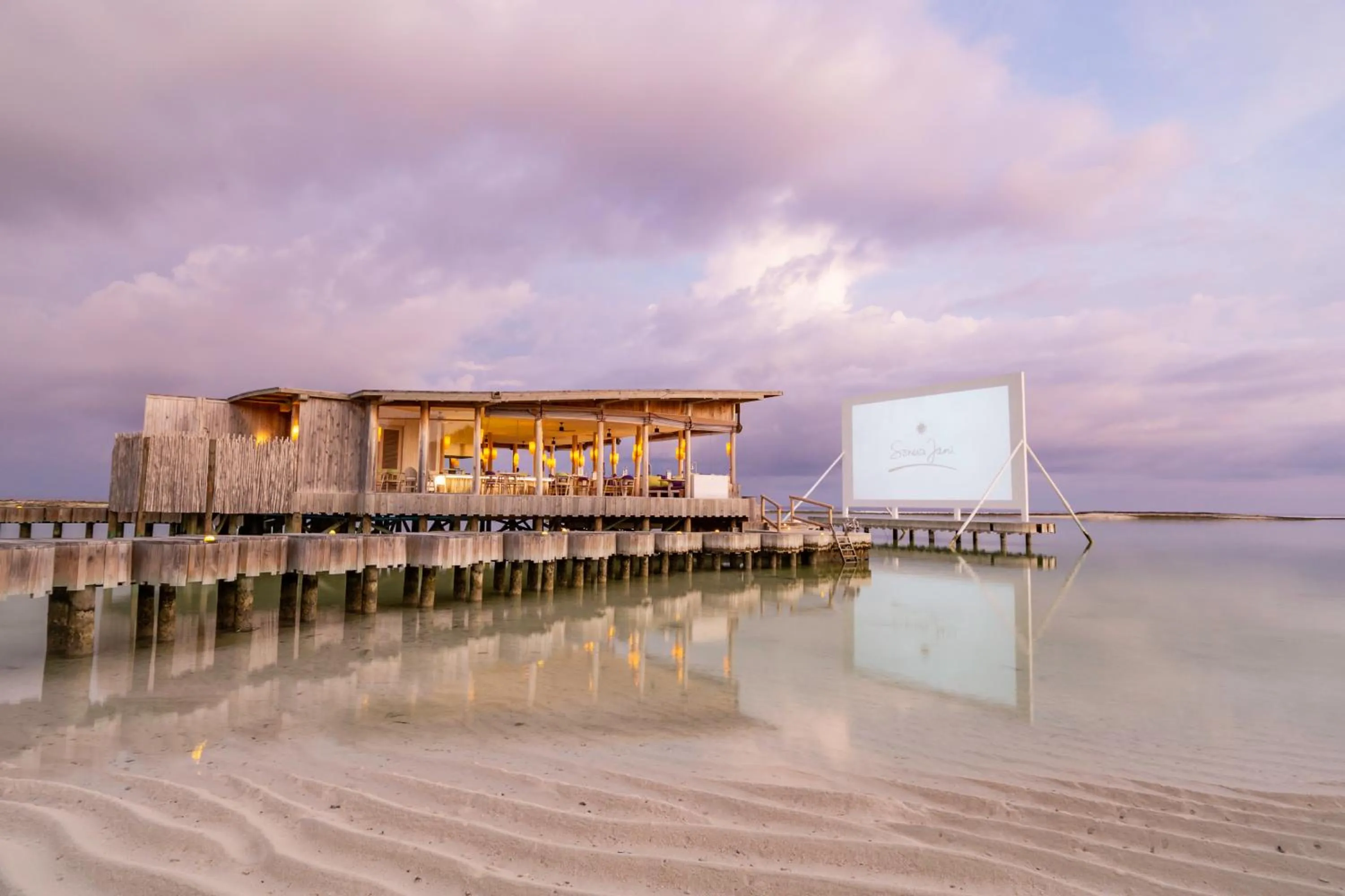 Evening entertainment in Soneva Jani