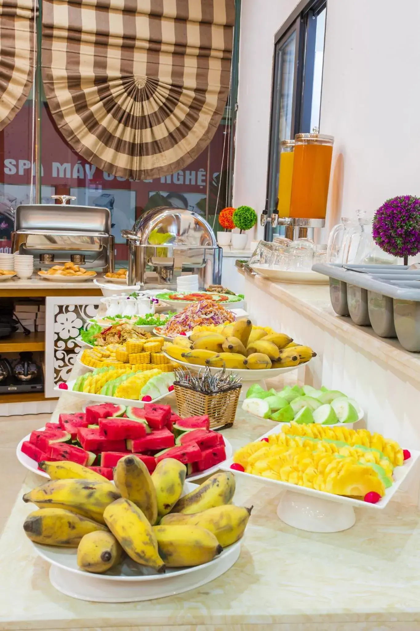 Breakfast in Tu Son Luxury Hotel Breakfast in Tu Son Luxury Hotel