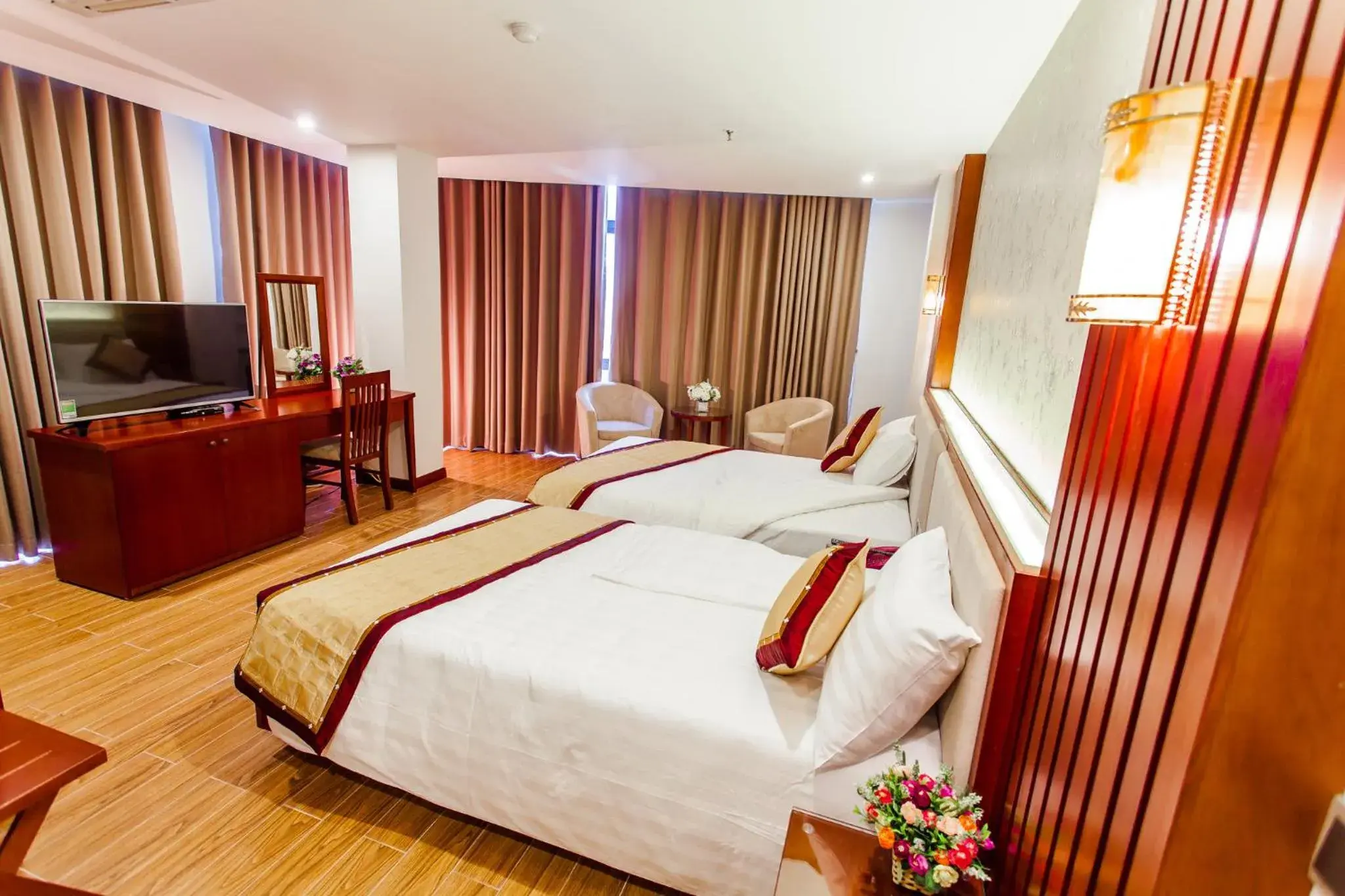 Bed in Tu Son Luxury Hotel Bed in Tu Son Luxury Hotel