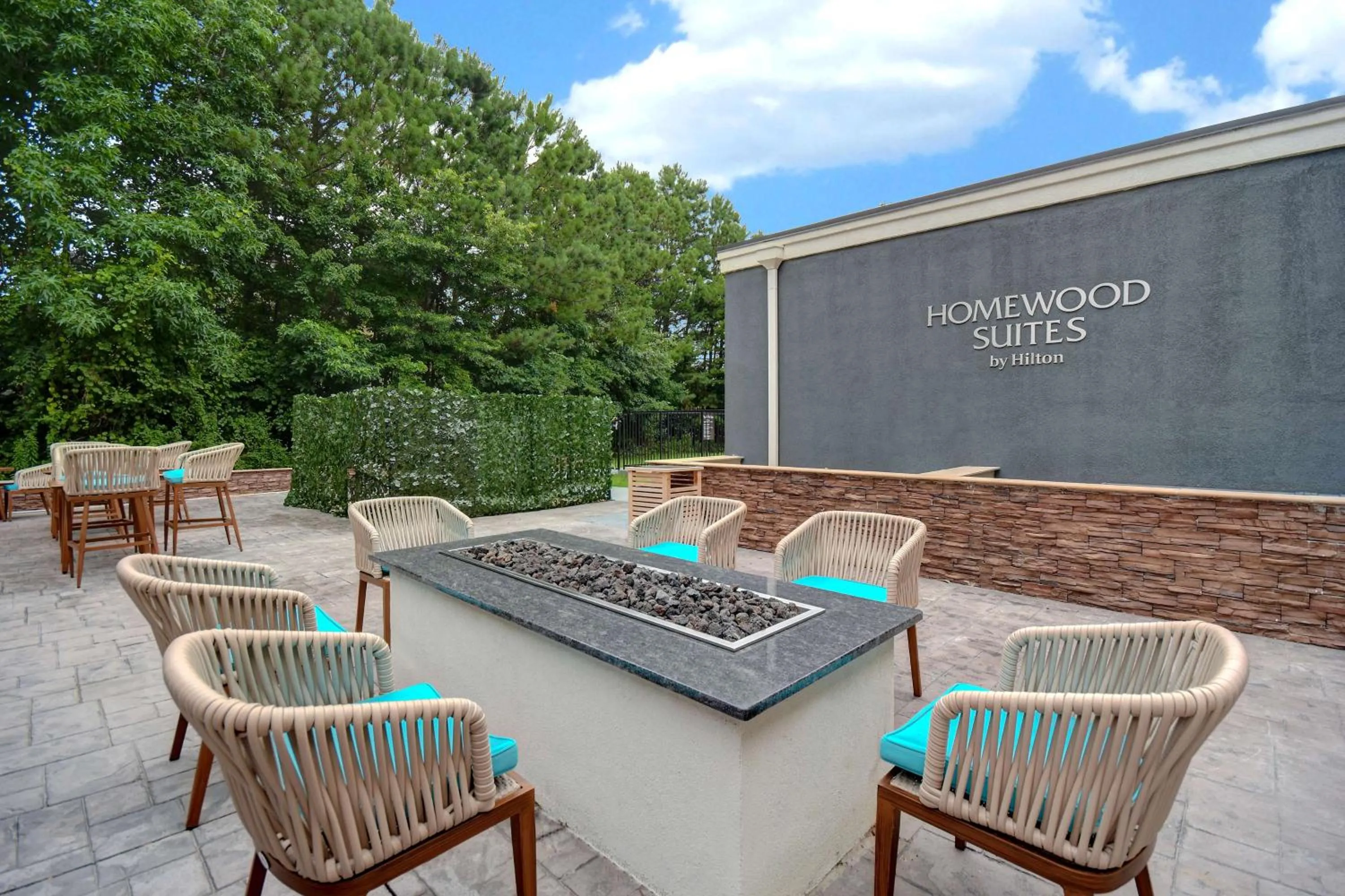 Patio in Homewood Suites Newport News - Yorktown by Hilton