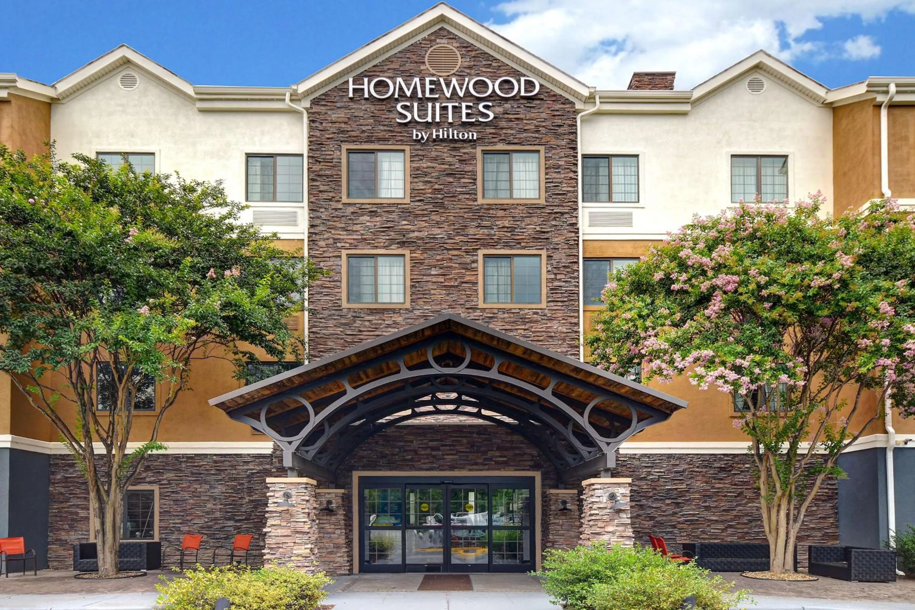 Property building in Homewood Suites Newport News - Yorktown by Hilton
