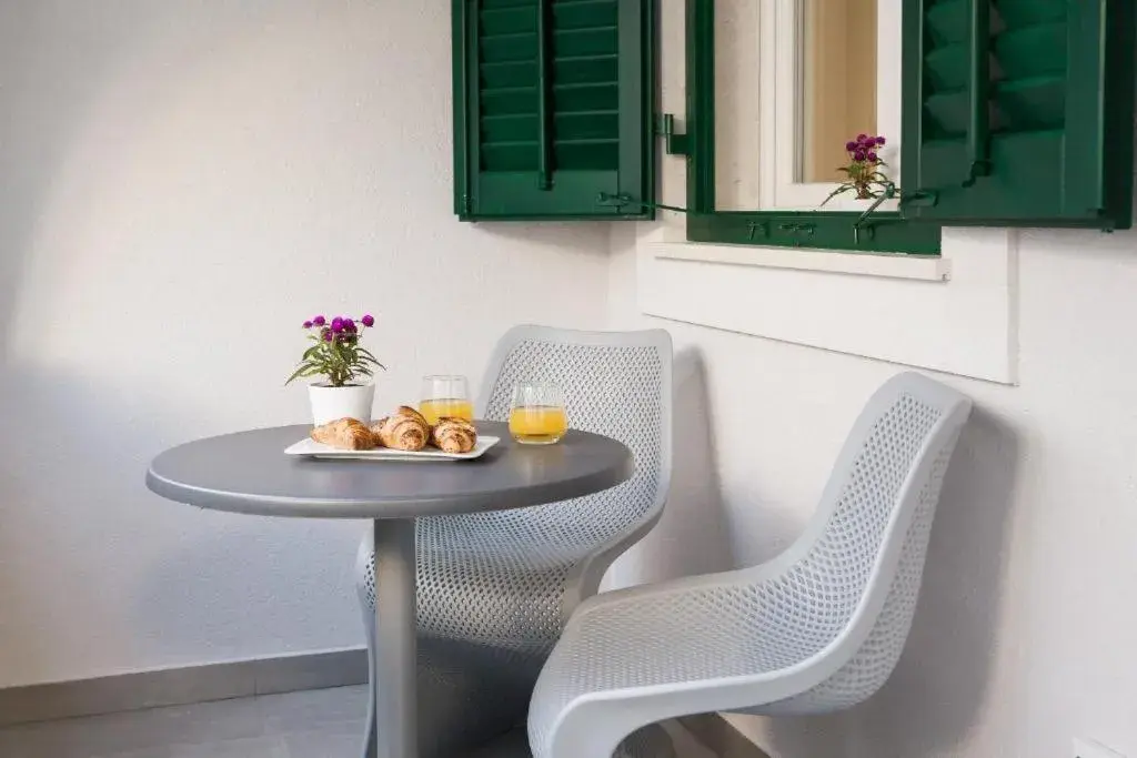 Deluxe Double Room with Balcony in Balatura The Fine Bed&Breakfast Split Deluxe Double Room with Balcony in Balatura The Fine Bed&Breakfast Split