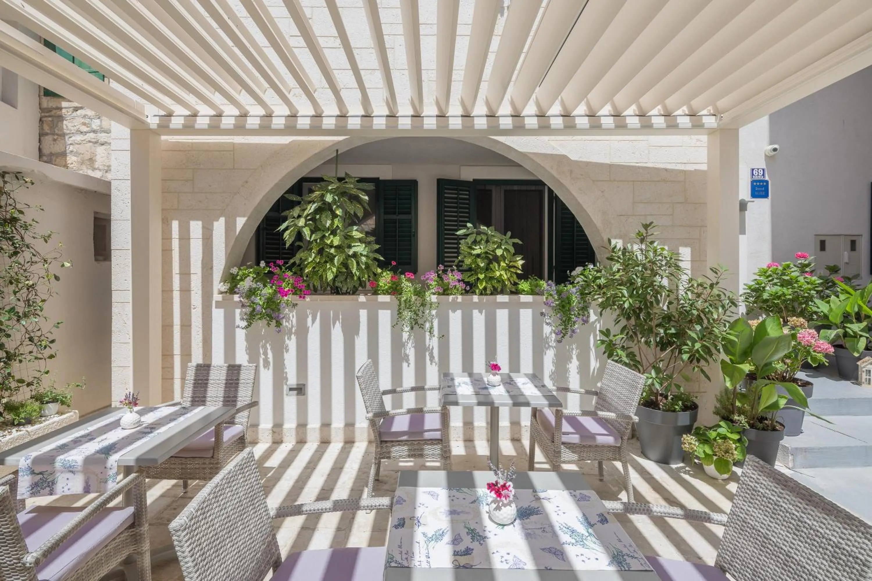 Patio in Balatura The Fine Bed&Breakfast Split