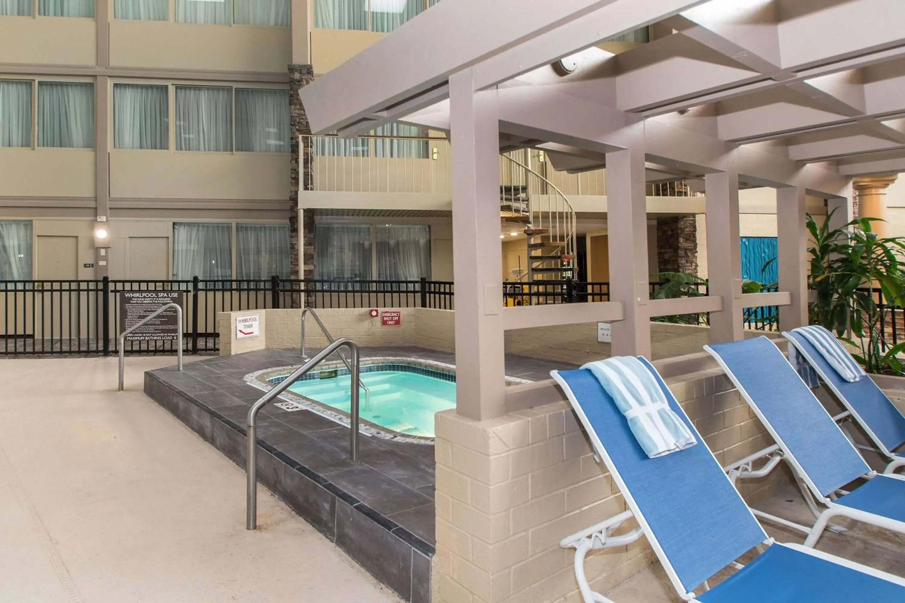 Swimming pool in Wyndham Garden Westlake Swimming pool in Wyndham Garden Westlake