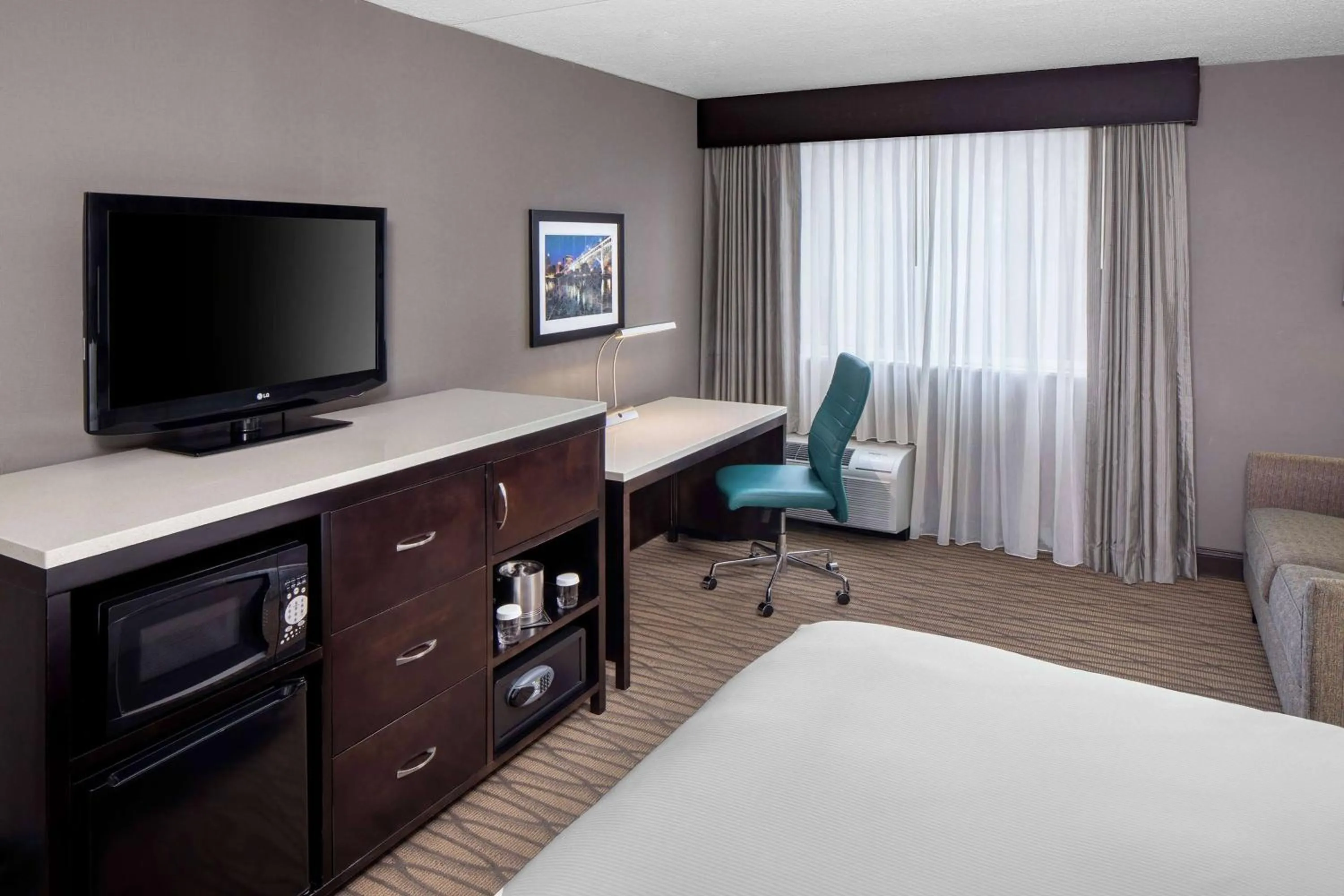 Photo of the whole room in Wyndham Garden Westlake