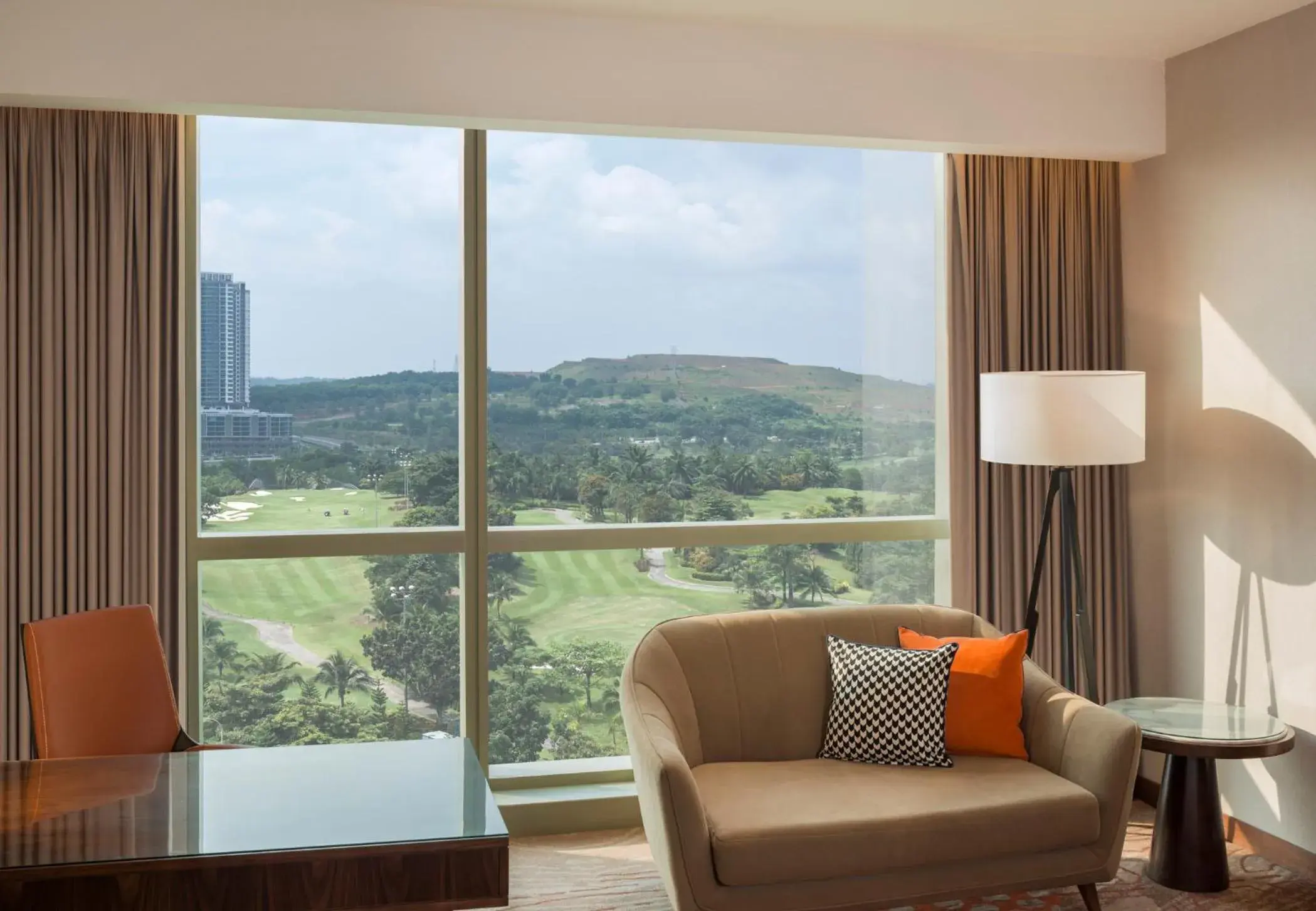 1 King Bed, Golf Course View, Club Lounge Access, Guest Room in Le Meridien Putrajaya 1 King Bed, Golf Course View, Club Lounge Access, Guest Room in Le Meridien Putrajaya