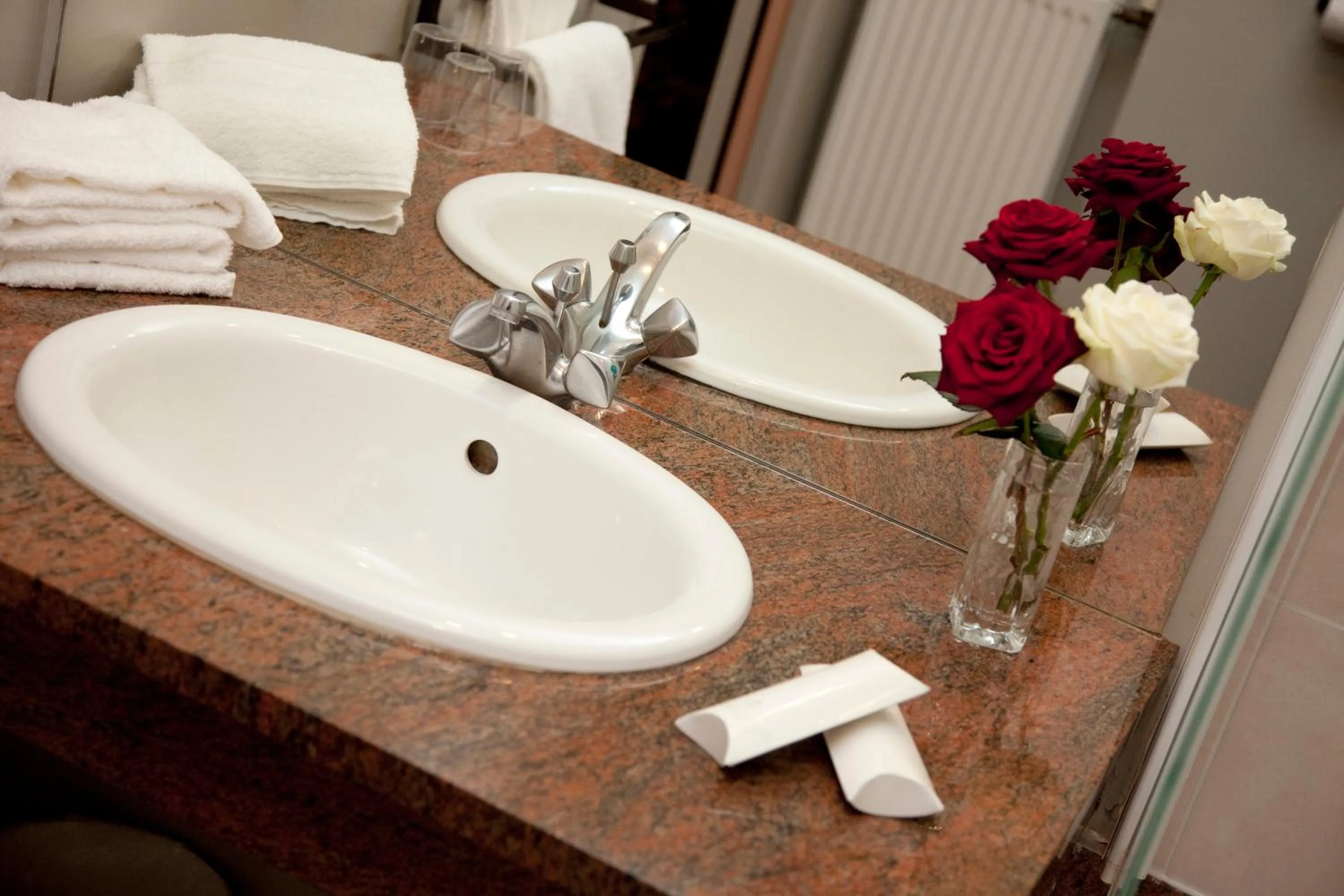 Bathroom in Hôtel Au Pavillon du Frêne