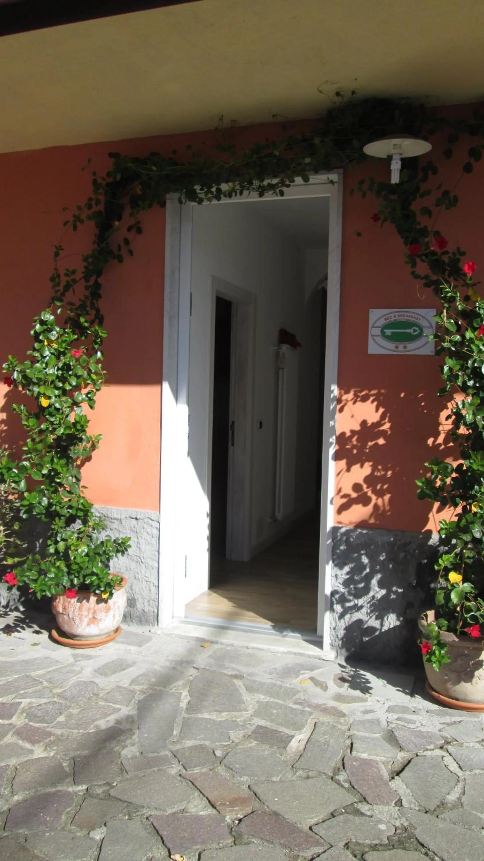 Facade/entrance in B&B Agorà Sarzana