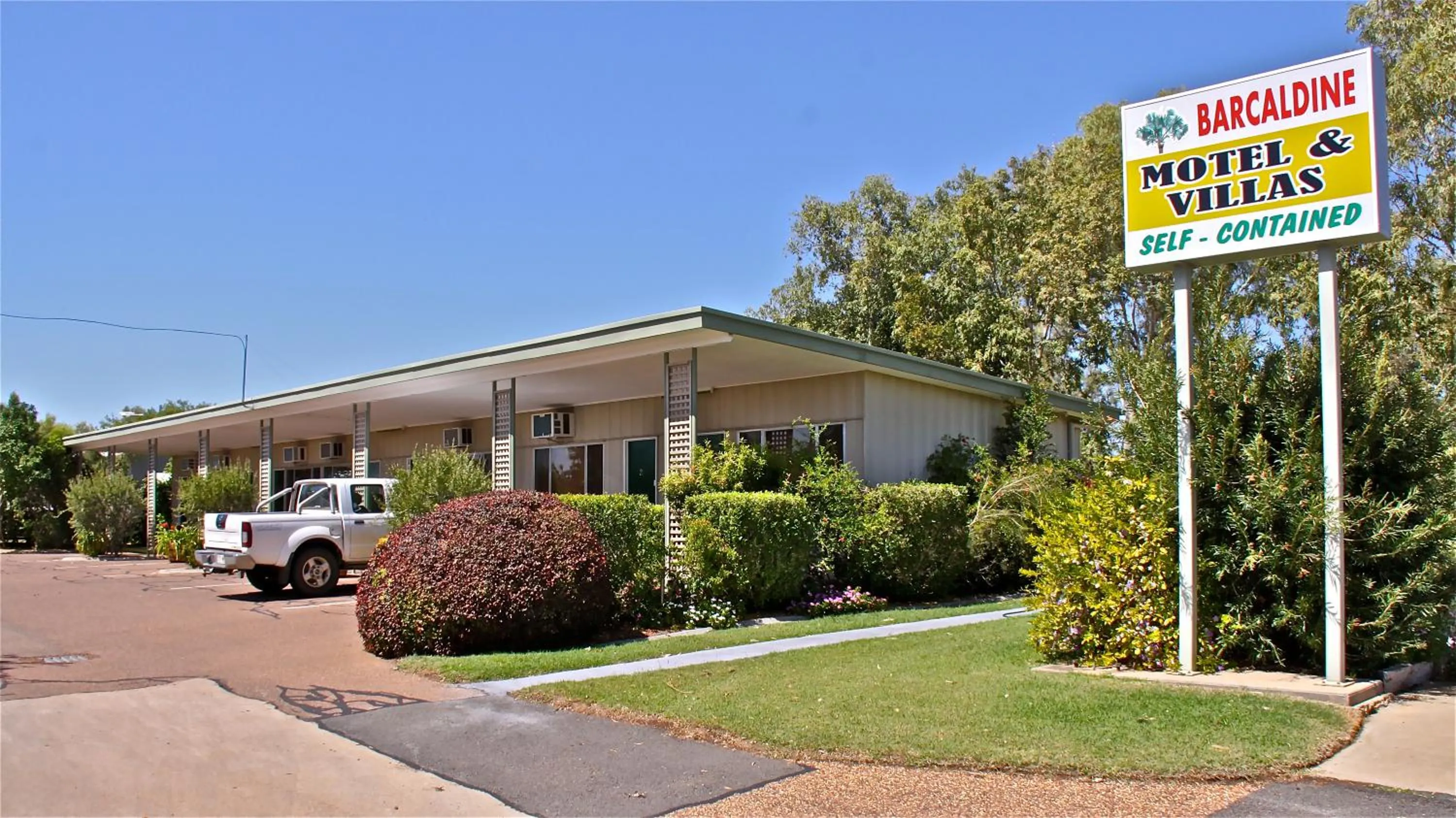 Property building in Barcaldine Country Motor Inn