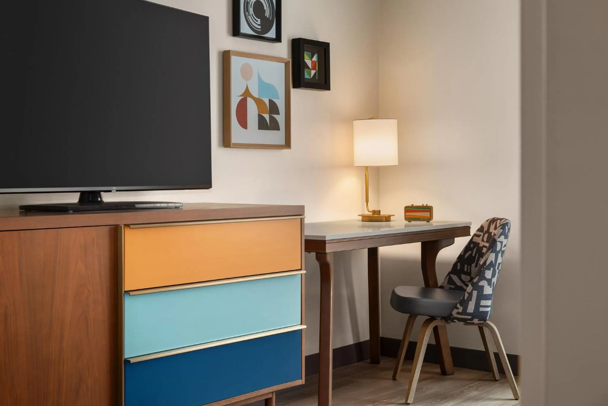 Photo of the whole room in Hotel Indigo Columbus Architectural Center by IHG