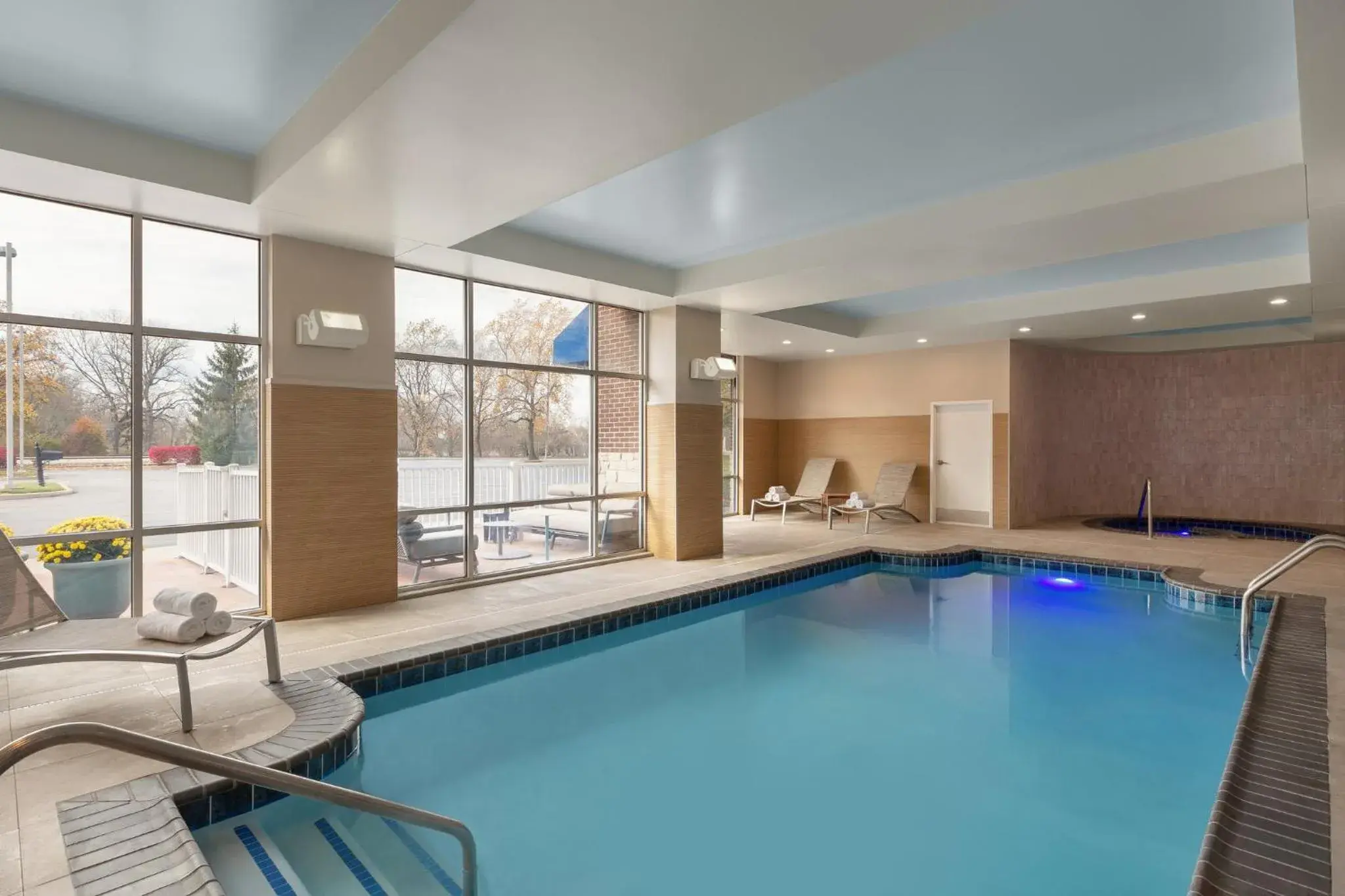 Swimming pool in Hotel Indigo Columbus Architectural Center by IHG Swimming pool in Hotel Indigo Columbus Architectural Center by IHG