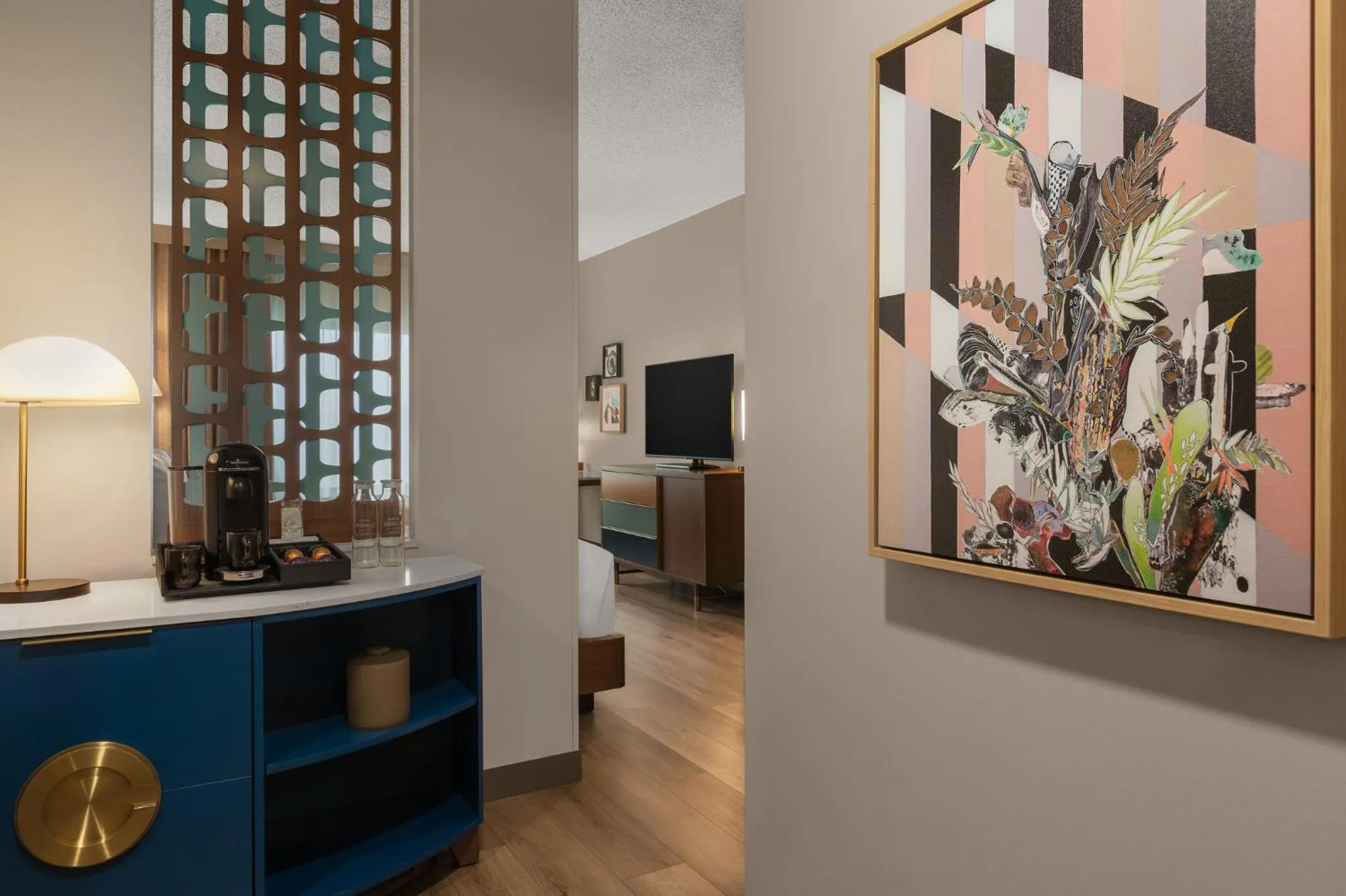 Photo of the whole room in Hotel Indigo Columbus Architectural Center by IHG