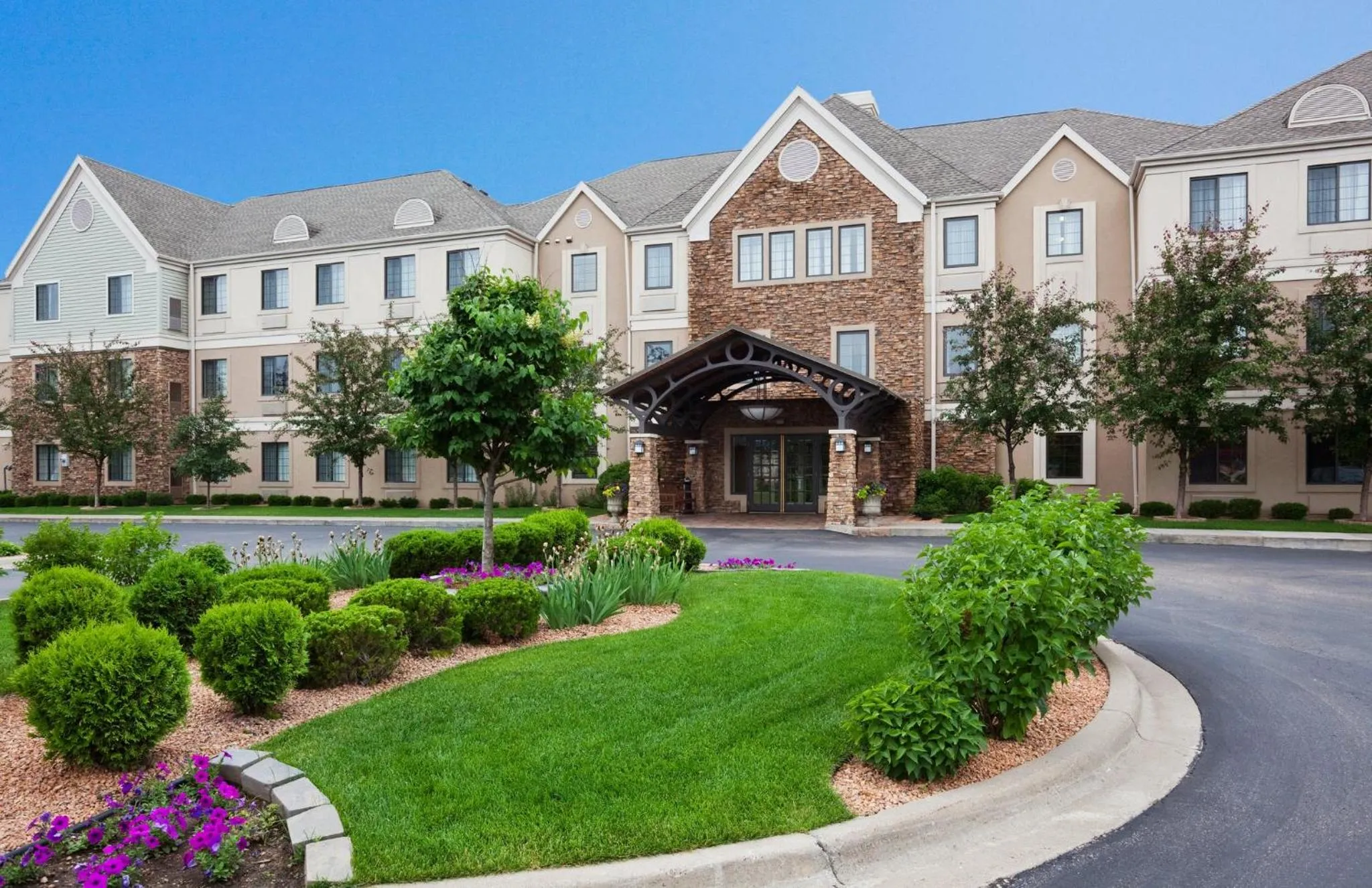 Property building in Candlewood Suites Eagan - Mall of America Area by IHG