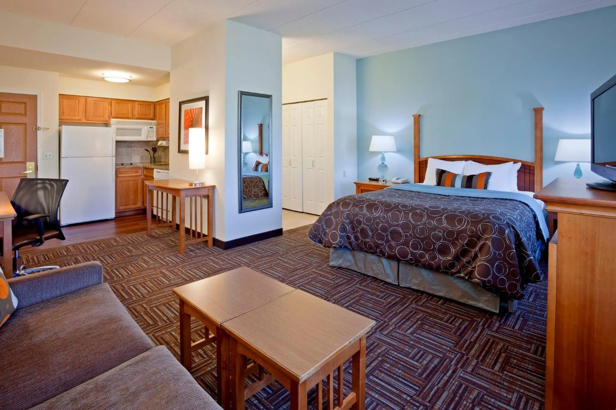 Photo of the whole room, Bed in Candlewood Suites Eagan - Mall of America Area by IHG