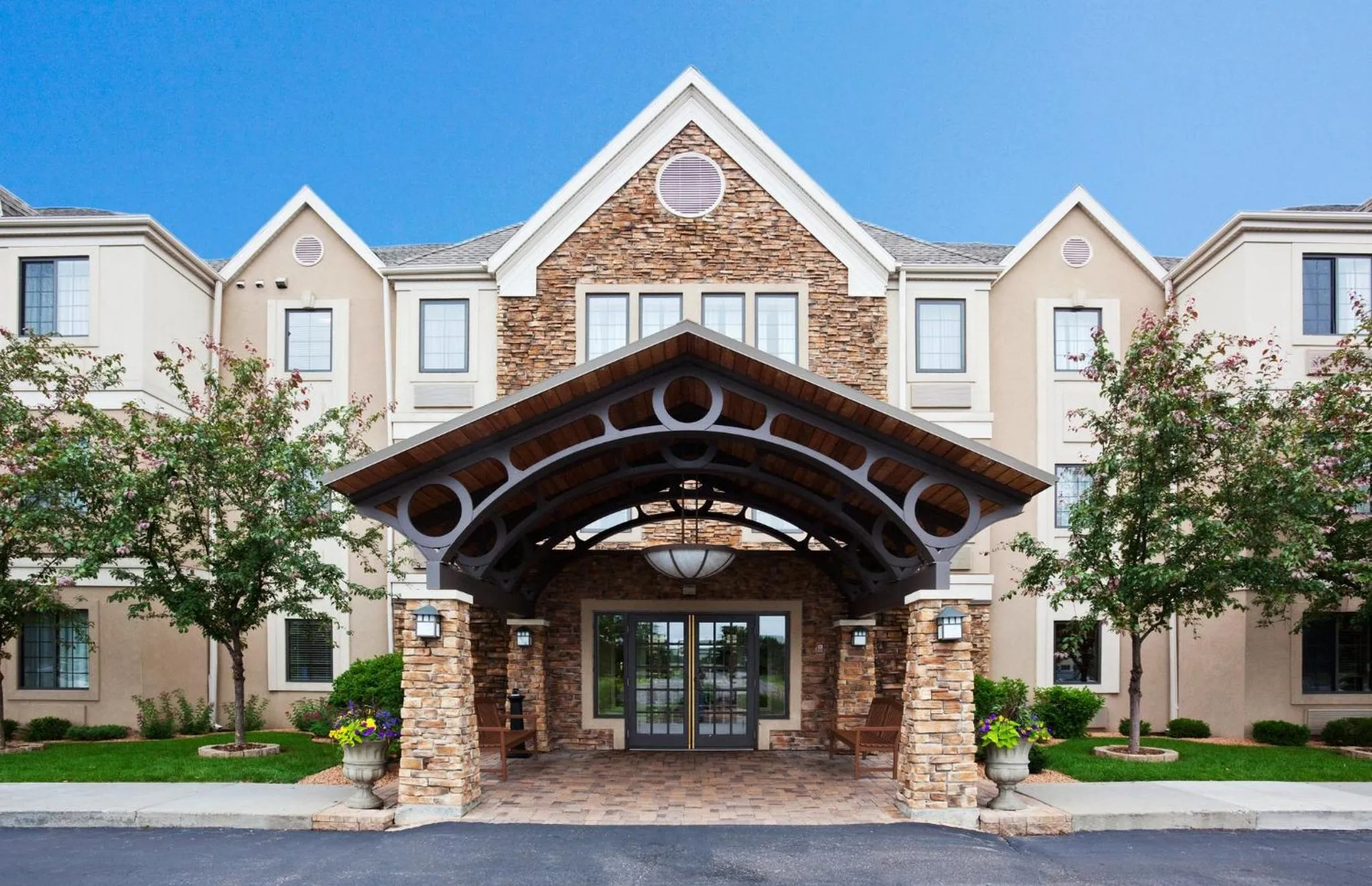 Property building in Candlewood Suites Eagan - Mall of America Area by IHG